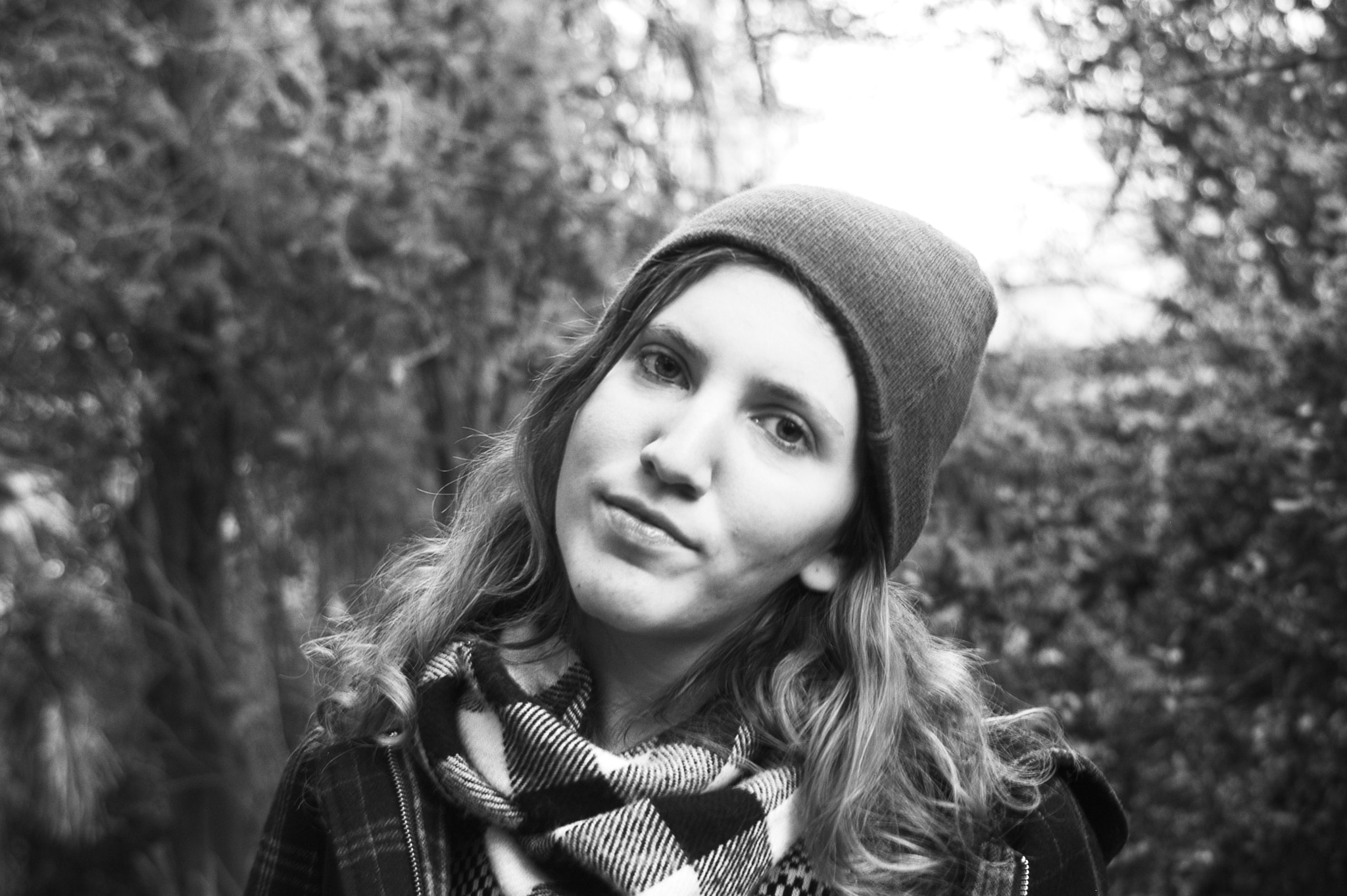 Nikon D100 sample photo. Girl b & w photography