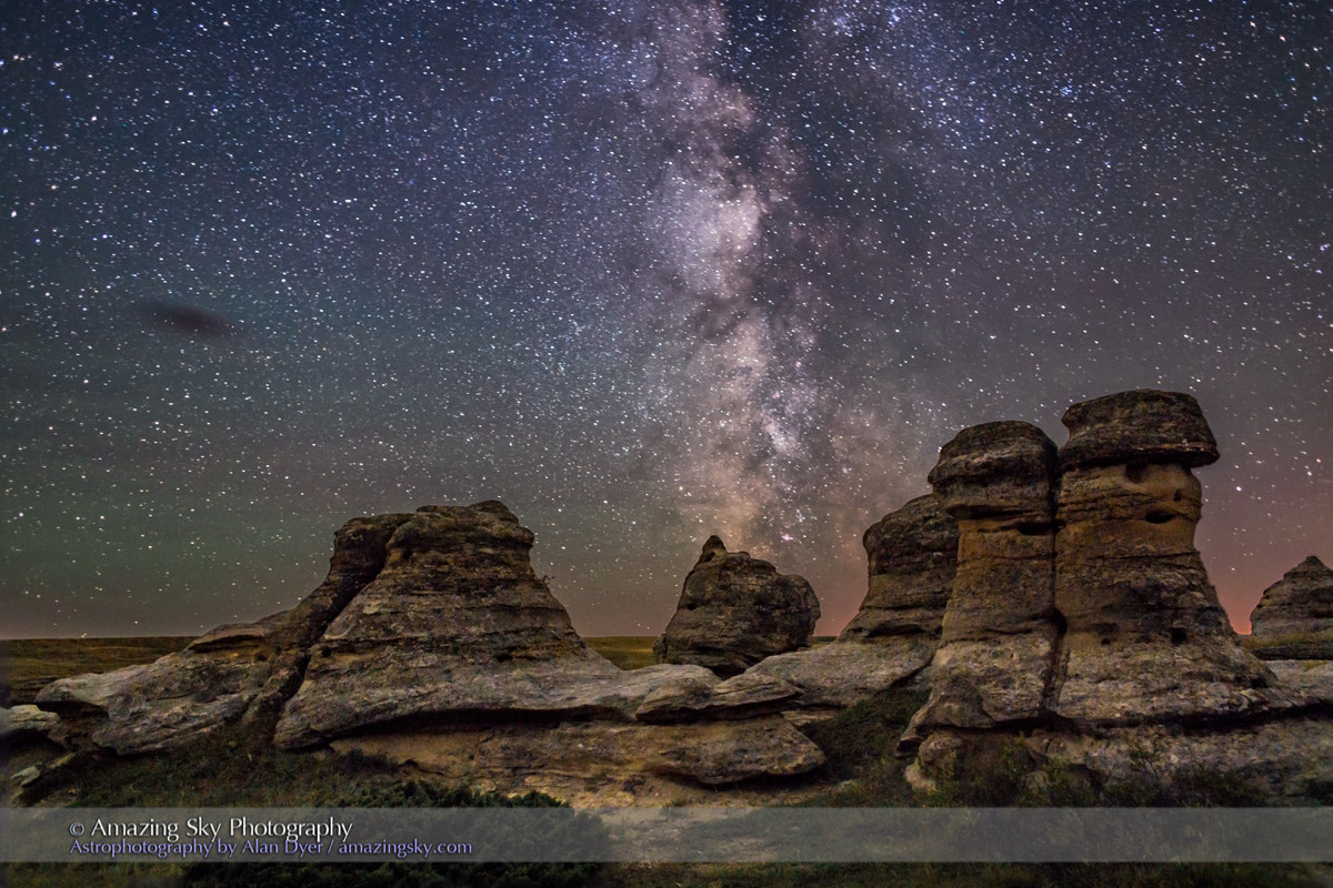 Canon EOS 6D + Canon EF 24mm f/1.4L sample photo. Milky way at writing-on-stone v2 photography