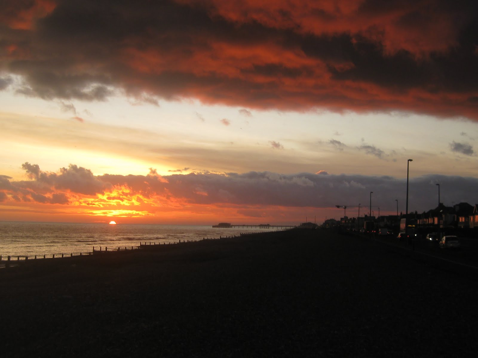 Canon PowerShot SD790 IS (Digital IXUS 90 IS / IXY Digital 95 IS) sample photo. Night falls on worthing photography