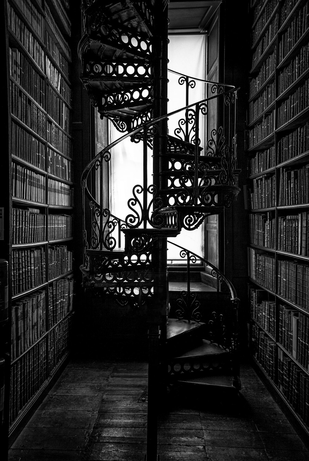 Leica Elmarit-M 28mm F2.8 ASPH sample photo. Trinity college library photography