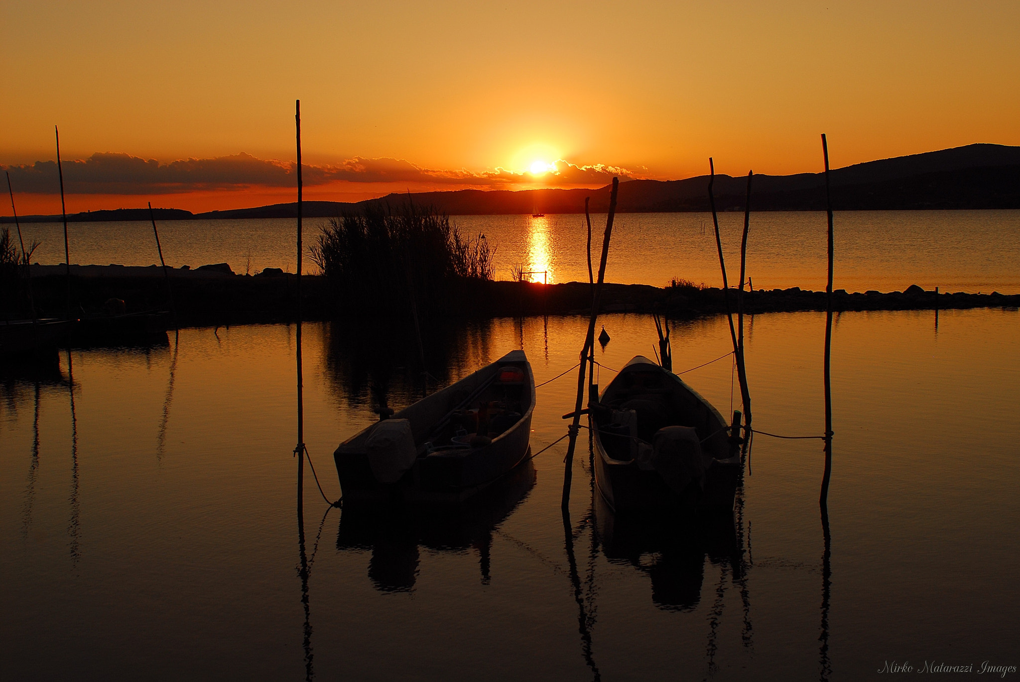 AF Zoom-Nikkor 28-85mm f/3.5-4.5 sample photo. Last light...  photography
