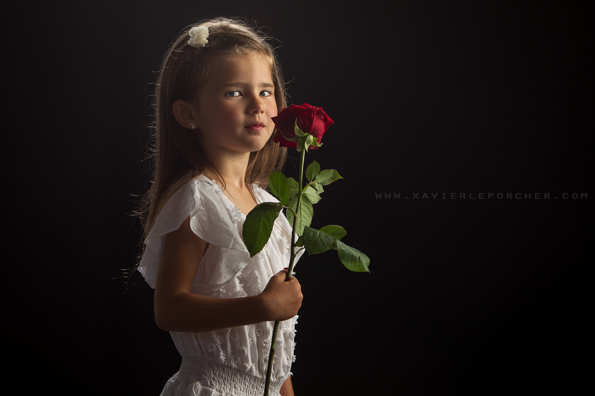 Canon EOS-1D Mark IV sample photo. Beautiful little girl. photography