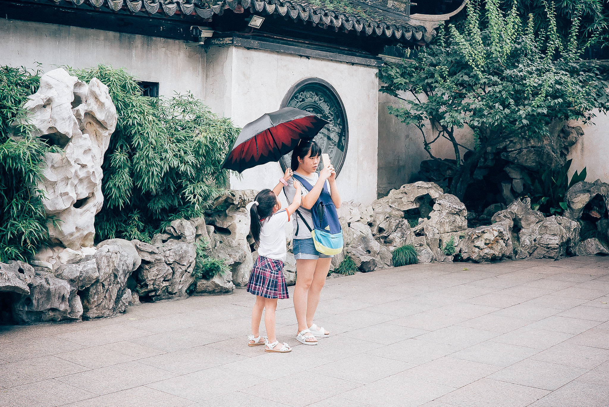 Sony FE 28mm F2 sample photo. Streets of shanghai 2 photography