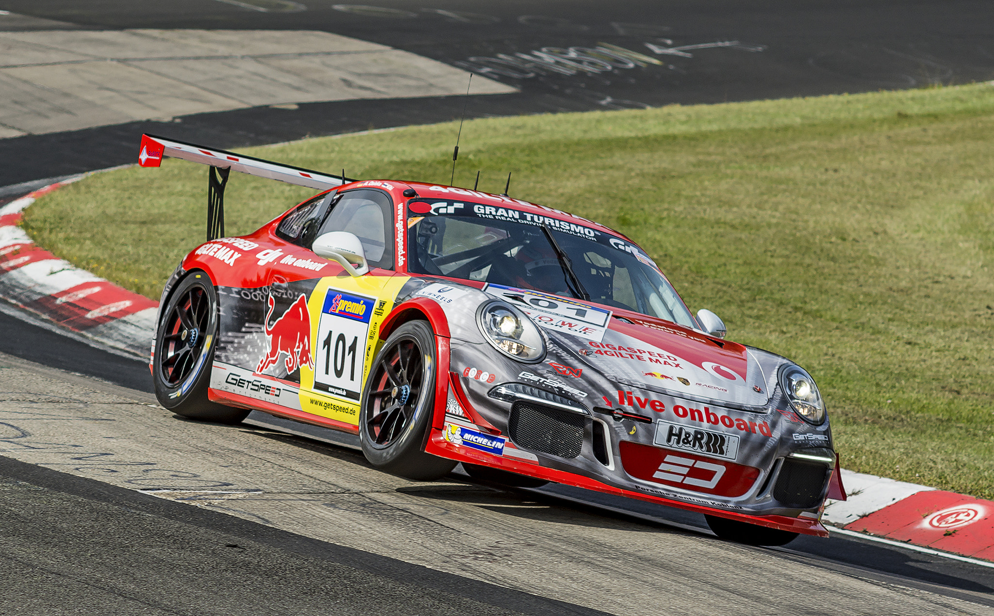 Nikon D7100 + Sigma 85mm F1.4 EX DG HSM sample photo. Porsche 911 gt3 cup photography