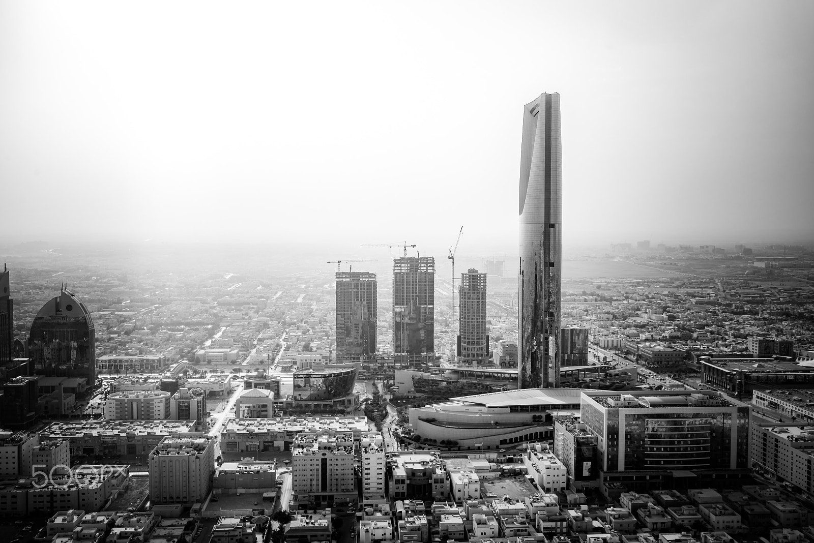 Sony a7R + Canon EF 16-35mm F2.8L II USM sample photo. Kingdom tower photography