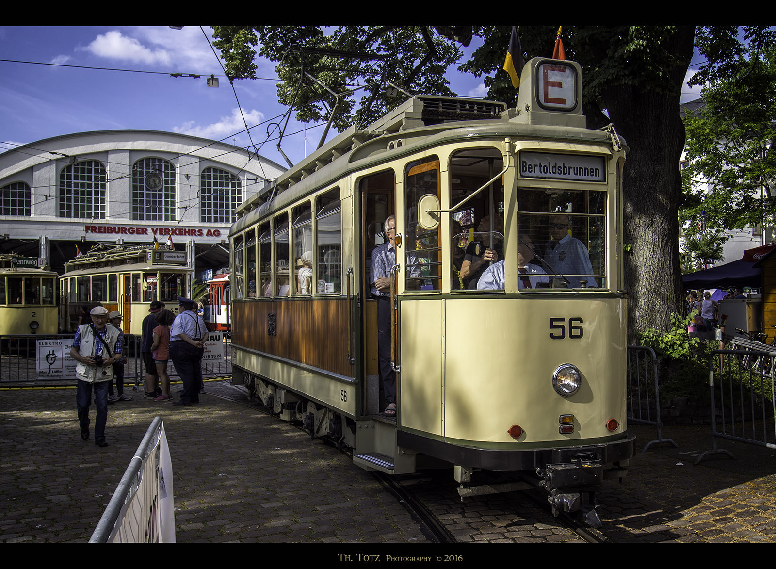 LUMIX G VARIO 14-42/F3.5-5.6 II sample photo. Old tram photography