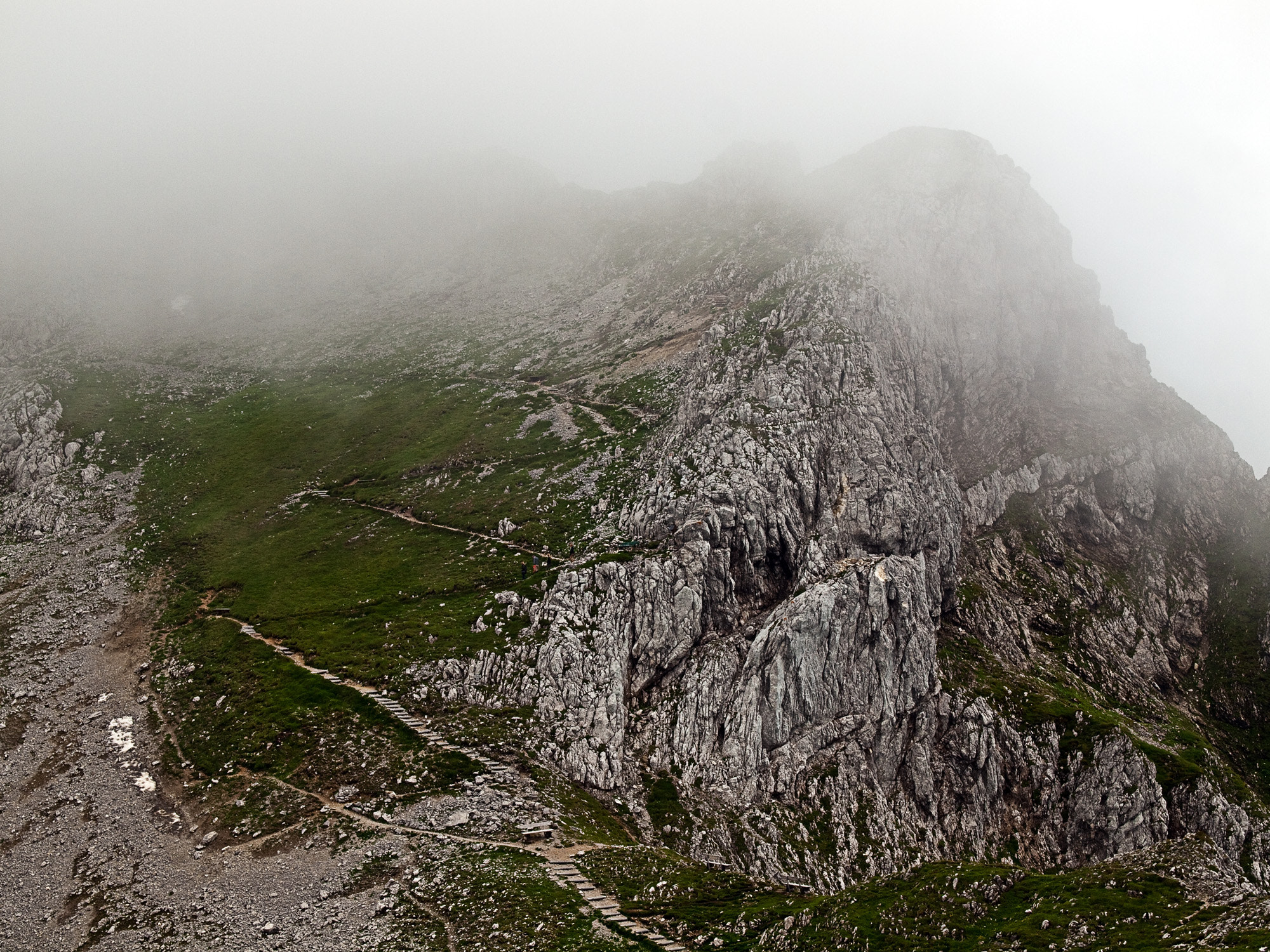 Olympus E-620 (EVOLT E-620) + Olympus Zuiko Digital 14-54mm F2.8-3.5 II sample photo. Fogy day in mountains photography