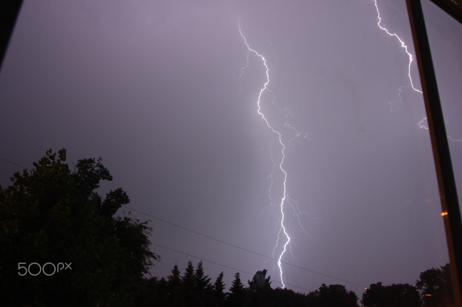 Canon EOS 600D (Rebel EOS T3i / EOS Kiss X5) + Tamron AF 19-35mm f/3.5-4.5 sample photo. Double lightning strike photography