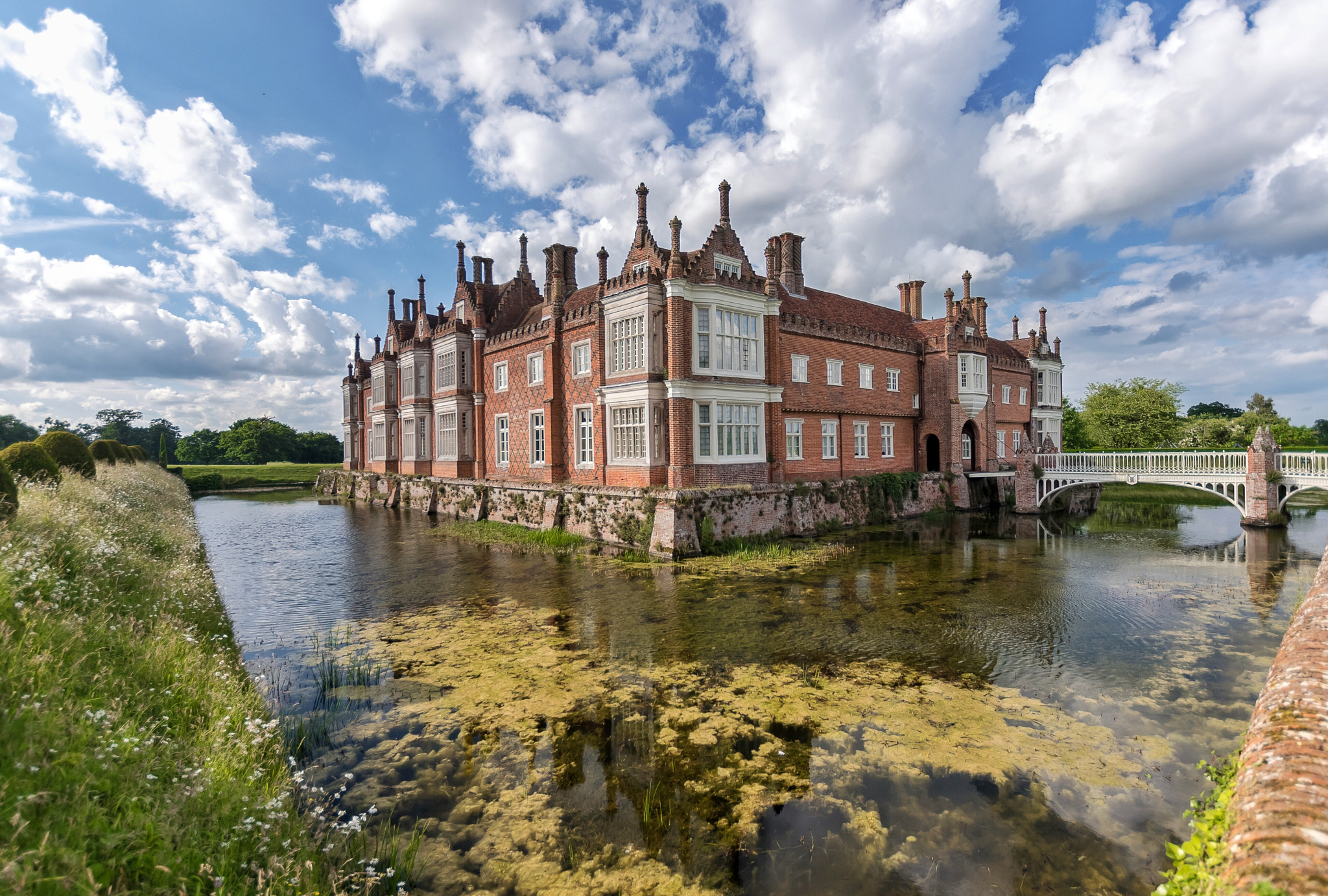 Sigma 10-20mm F3.5 EX DC HSM sample photo. Helmingham hall photography