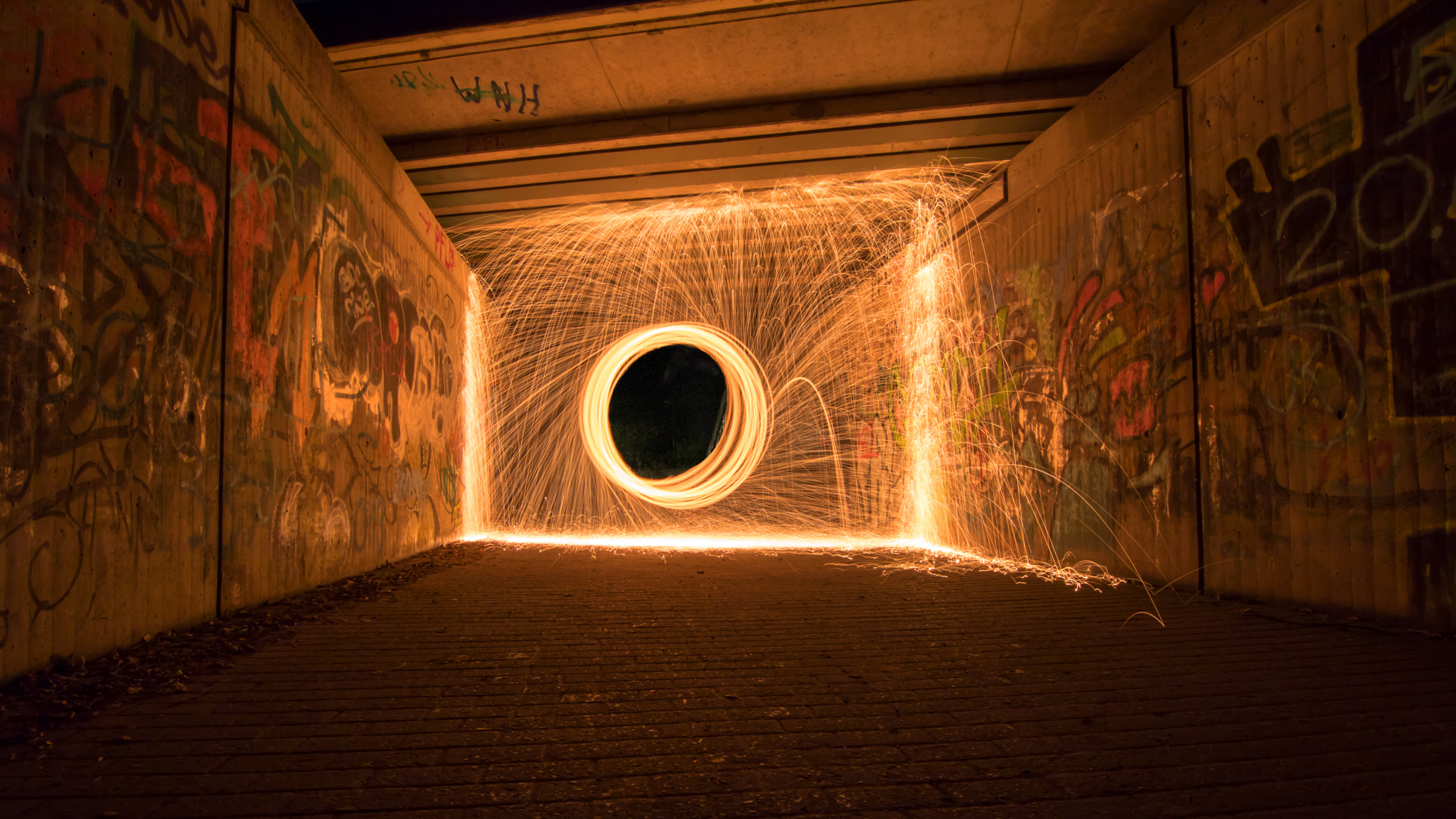Canon EOS 750D (EOS Rebel T6i / EOS Kiss X8i) sample photo. Tunnel ins ungewisse photography