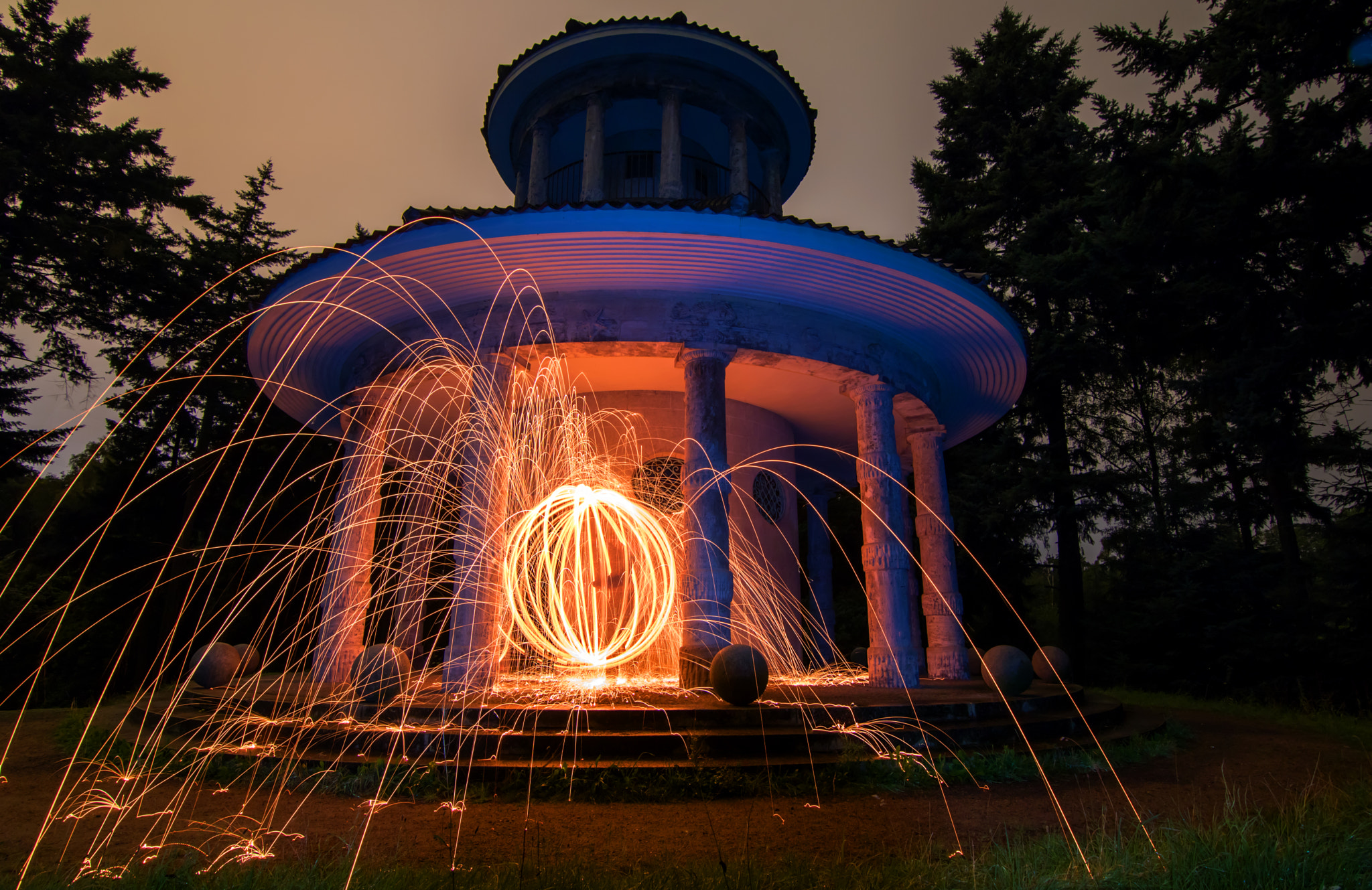Canon EOS 750D (EOS Rebel T6i / EOS Kiss X8i) sample photo. Ball of light  photography