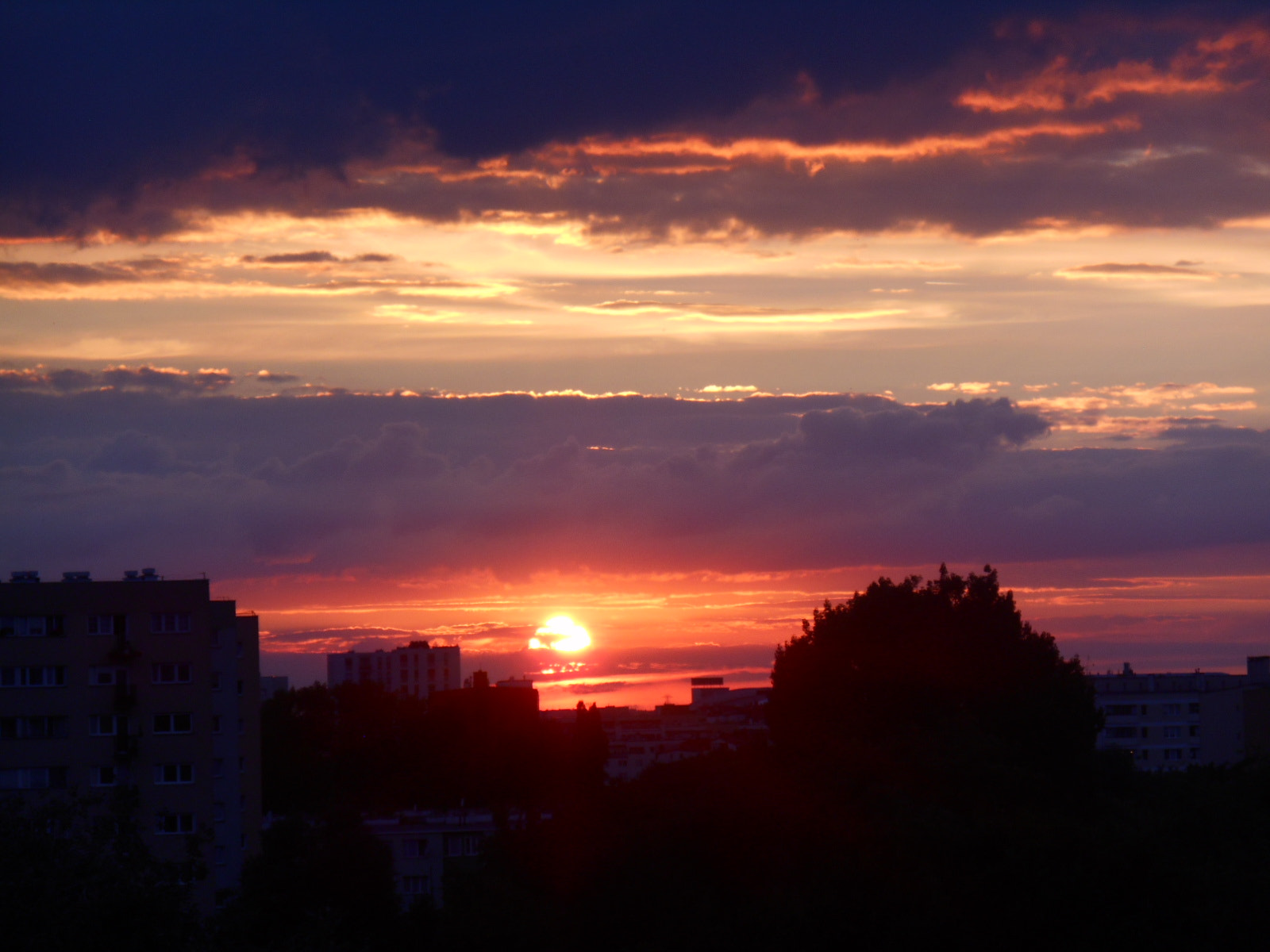 Nikon COOLPIX S3400 sample photo. Summer city sunset photography