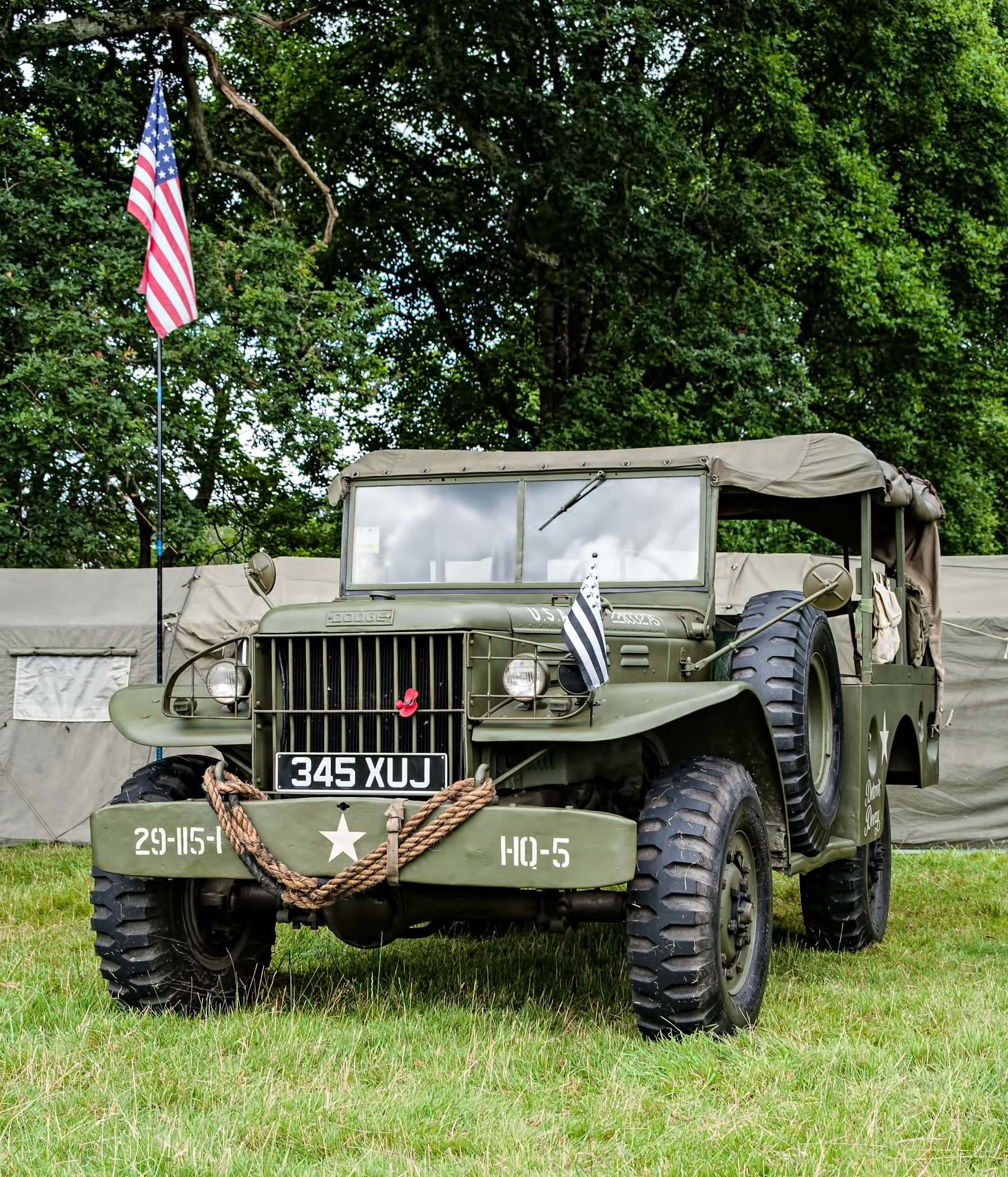 AF Zoom-Nikkor 28-105mm f/3.5-4.5D IF sample photo. Jeep photography