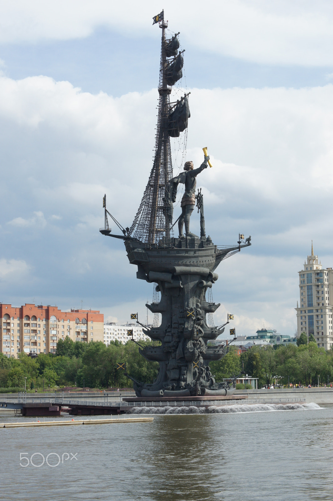 Sony Alpha DSLR-A450 + Sony DT 50mm F1.8 SAM sample photo. Peter the great statue photography