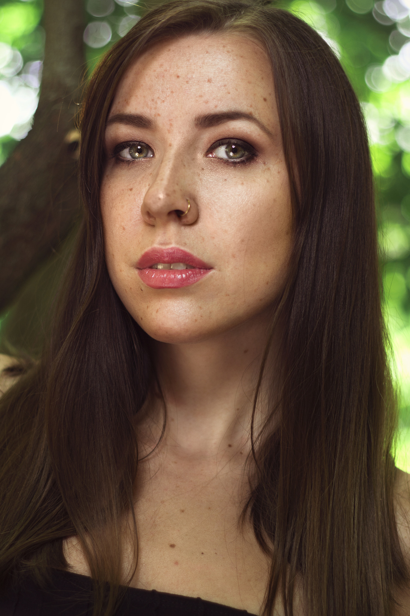 Canon EOS 700D (EOS Rebel T5i / EOS Kiss X7i) + Canon EF 50mm F1.8 II sample photo. Freckles beauty photography