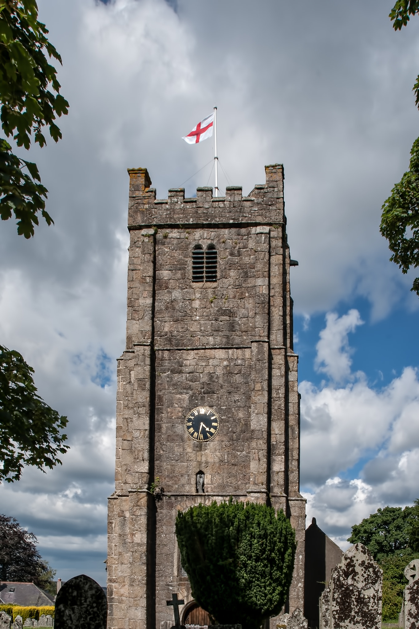 AF Zoom-Nikkor 28-105mm f/3.5-4.5D IF sample photo. Chagford church photography