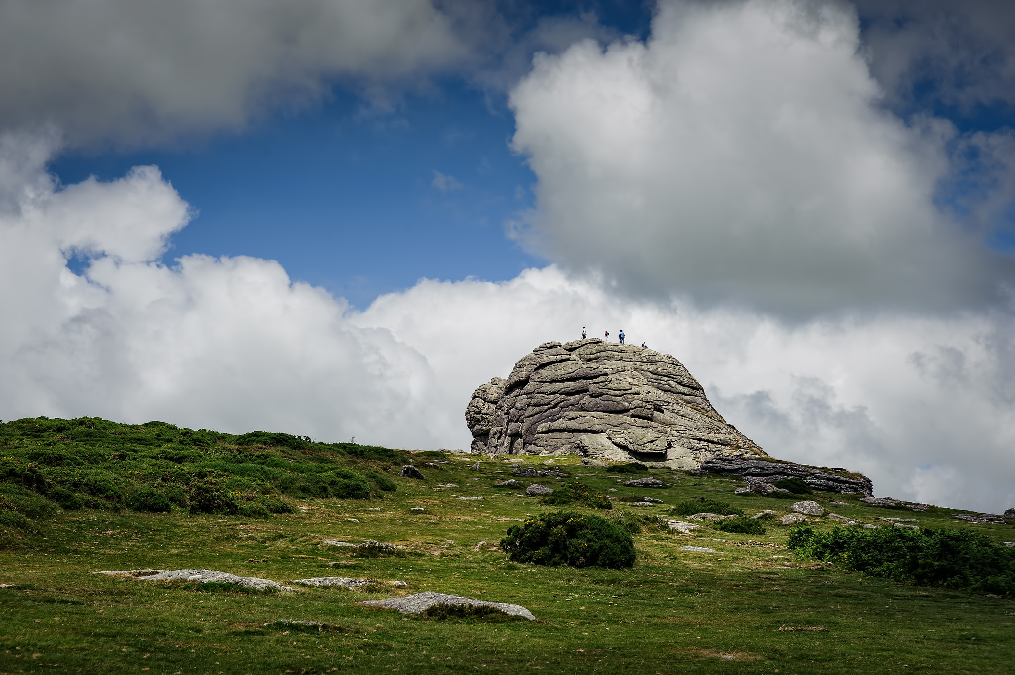 AF Zoom-Nikkor 28-105mm f/3.5-4.5D IF sample photo. Cloud on the tor photography