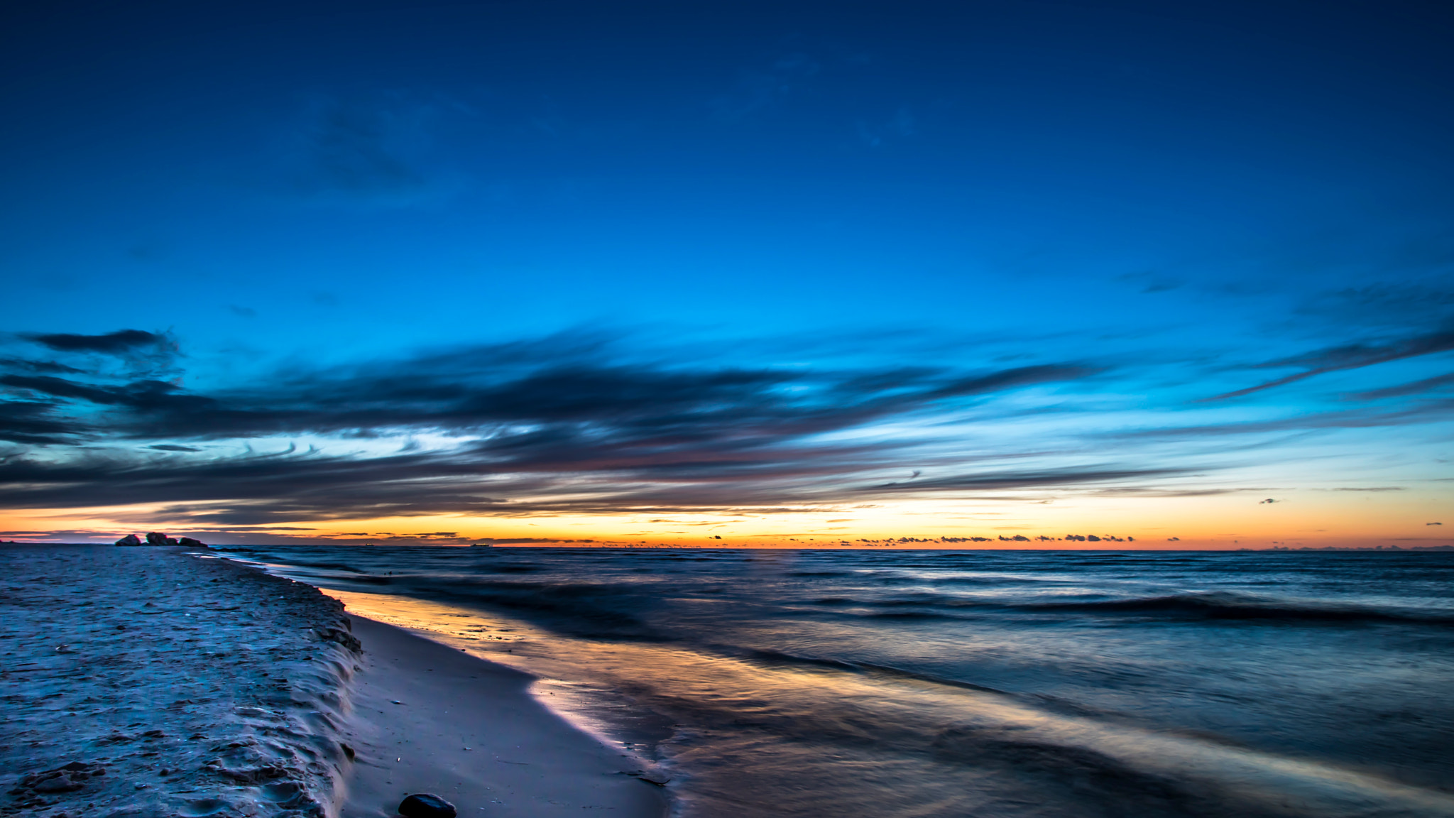 Canon EF-S 10-22mm F3.5-4.5 USM sample photo. Sunset at baltic sea photography