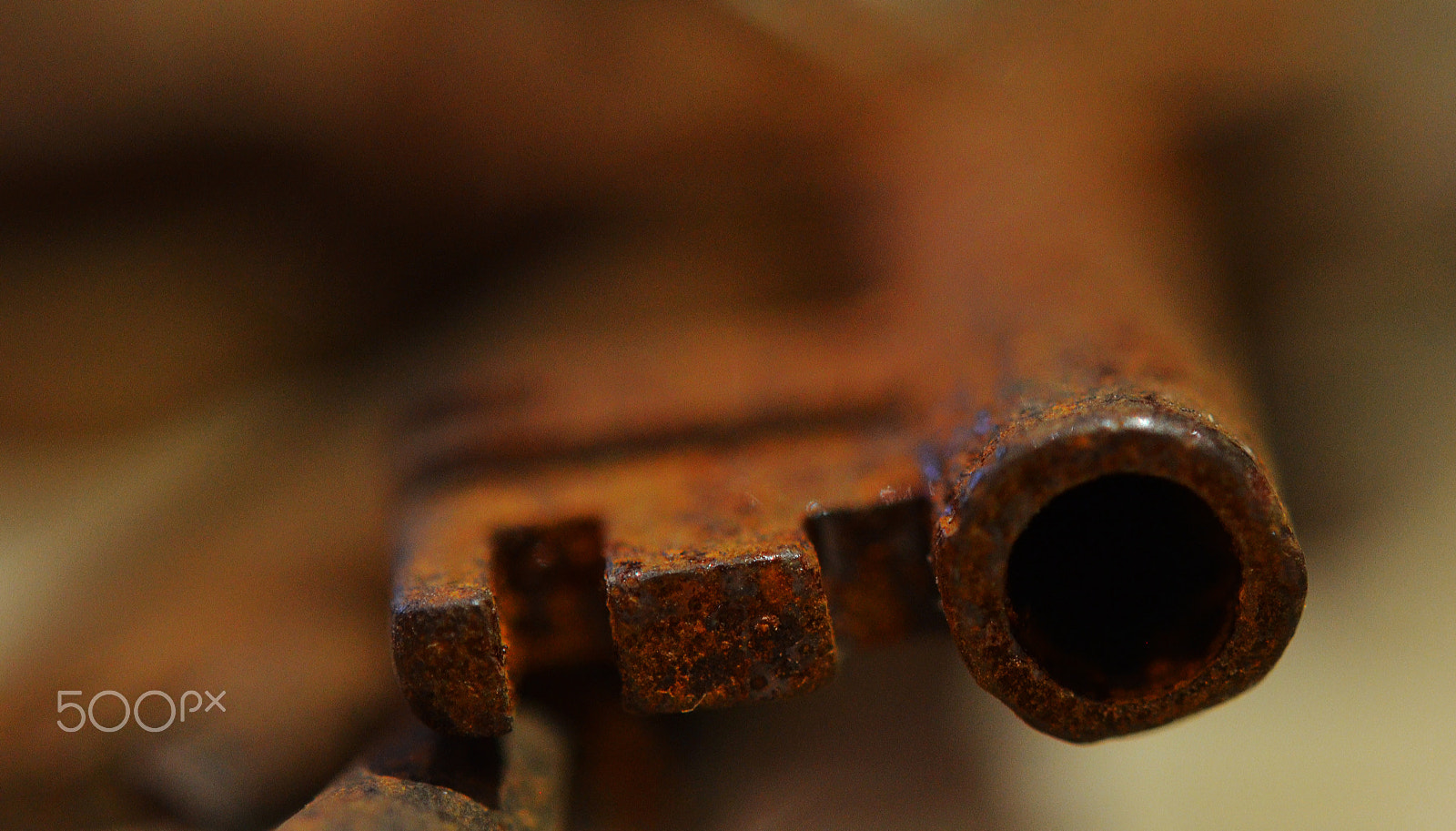 Nikon AF-S Micro-Nikkor 60mm F2.8G ED sample photo. Rusty key photography
