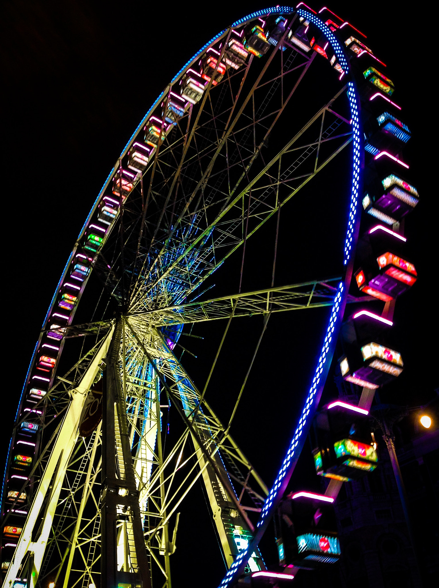 iPad back camera 4.28mm f/2.4 sample photo. Antwerpen observational wheel photography