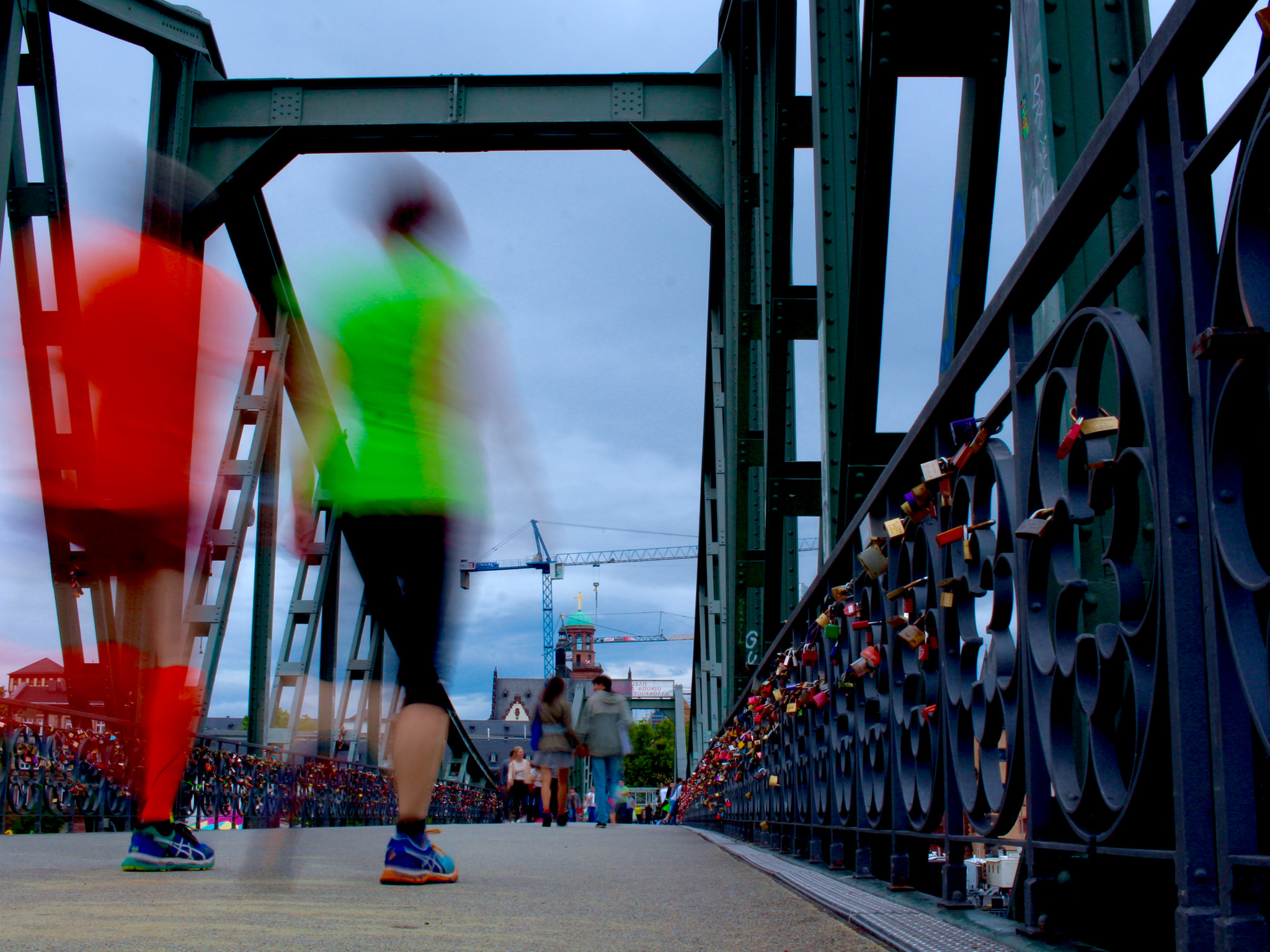 Canon EF-S 24mm F2.8 STM sample photo. Red and green on the bridge photography
