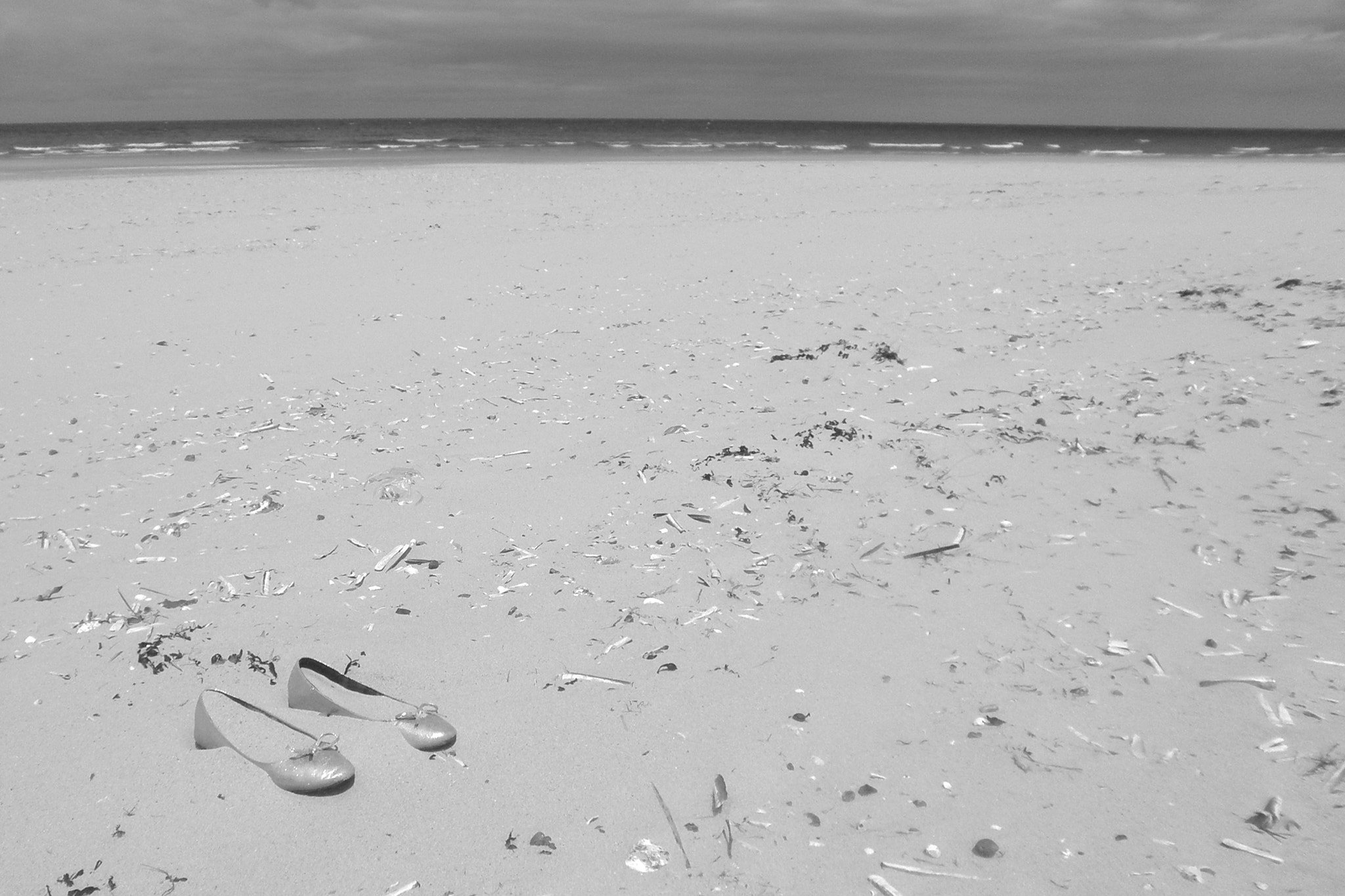 Olympus FE4010,X930 sample photo. Left in the sand photography