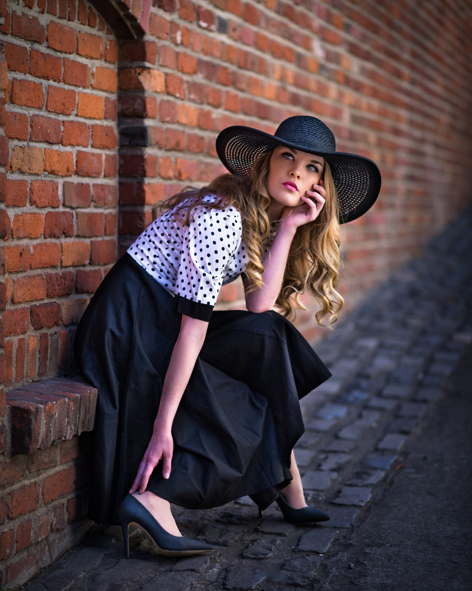Nikon D3S + Nikon AF-S Nikkor 85mm F1.8G sample photo. Polka dot lady photography