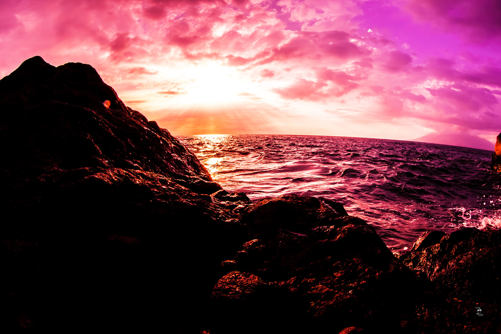Canon EF 8-15mm F4L Fisheye USM sample photo. Hawaiian sunset pink & purple photography