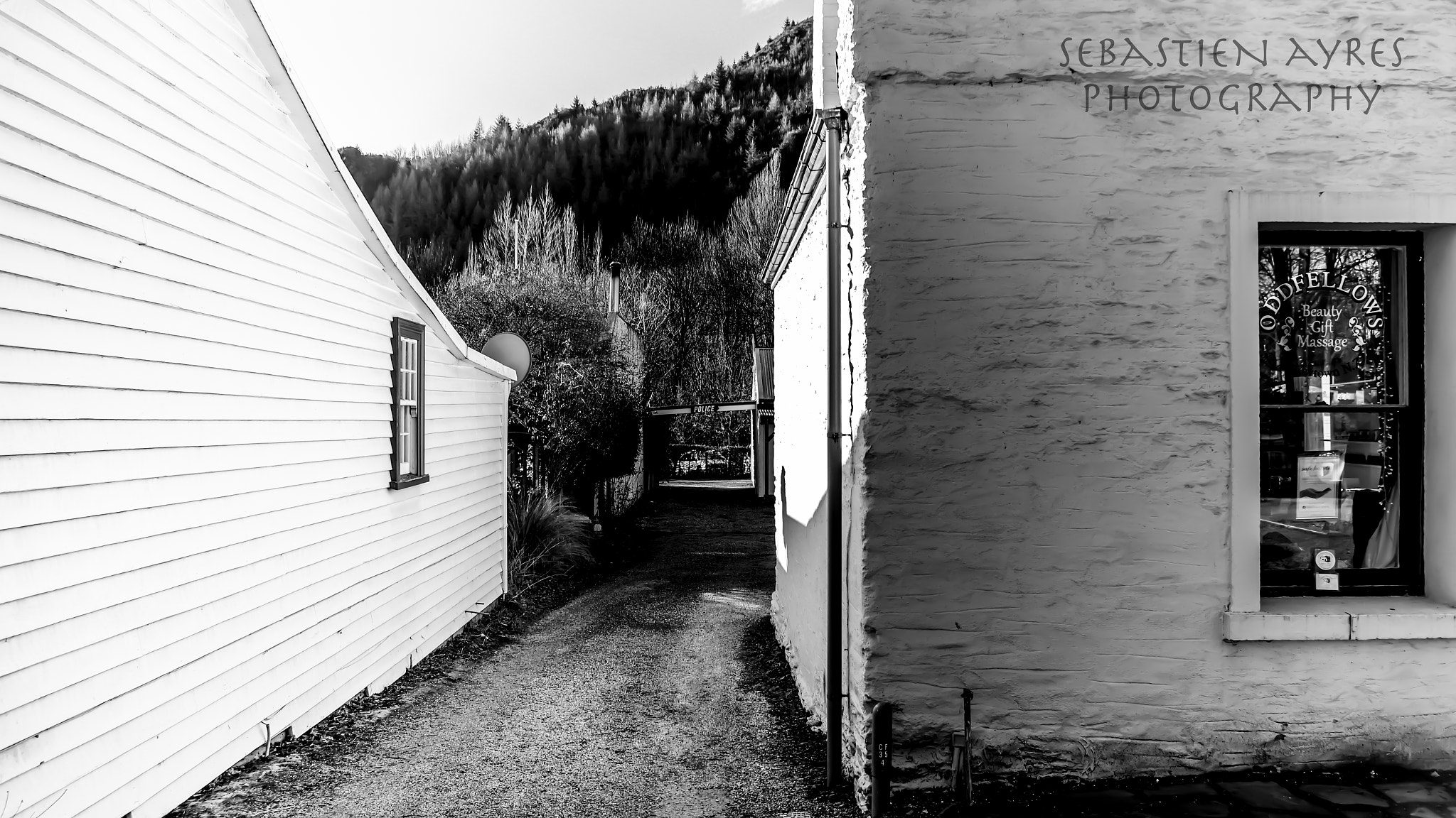 Pentax K-S2 sample photo. Oddfellows photography