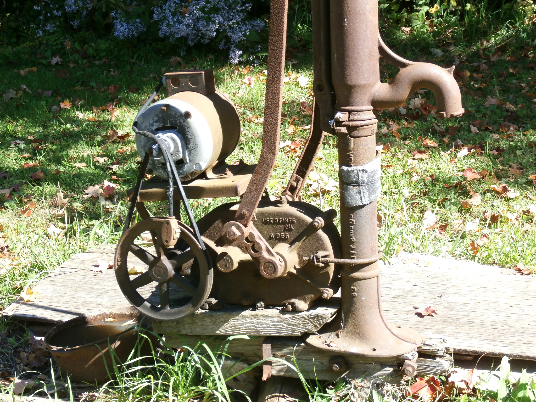 Olympus SZ-15,DZ-100 sample photo. Antique water pump photography