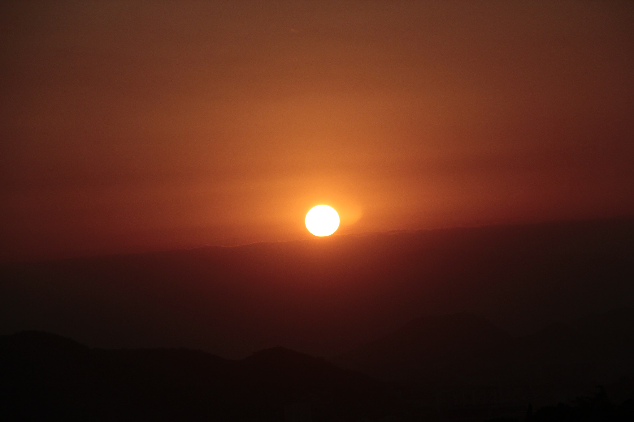 Canon EOS 550D (EOS Rebel T2i / EOS Kiss X4) sample photo. Sun is going down photography