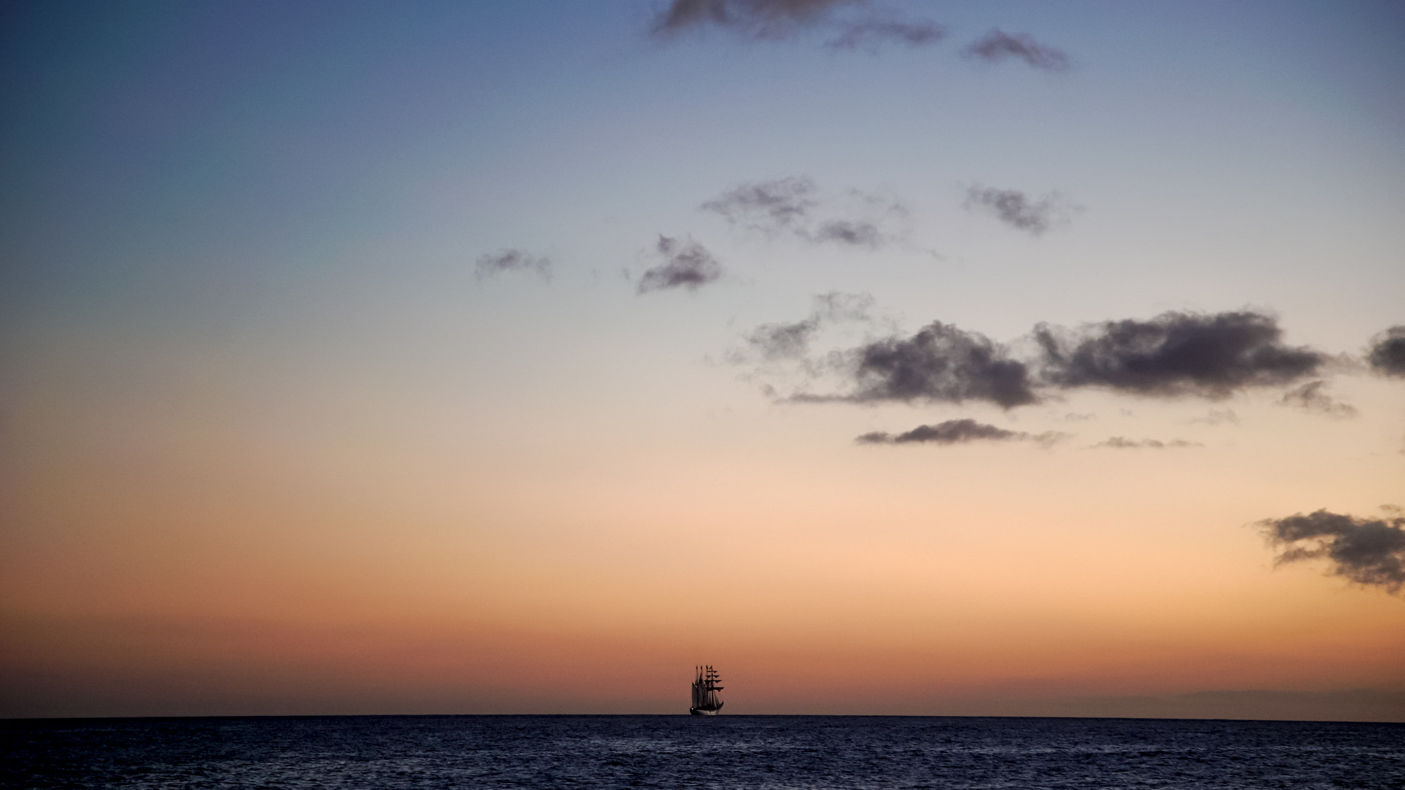 Sony a7S II + 24-105mm F4 G SSM OSS sample photo. Ship on the horizon photography