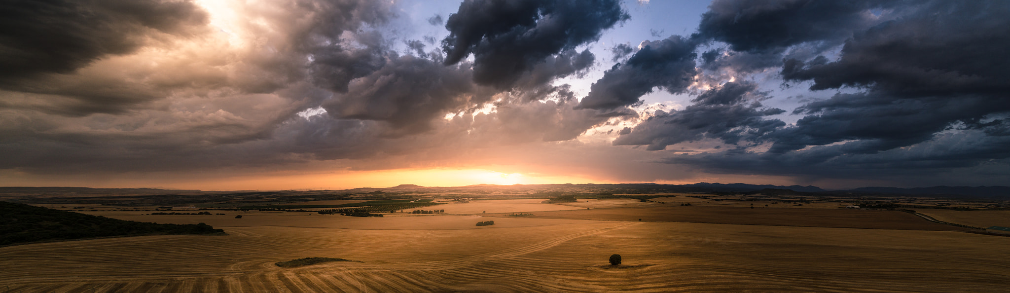 Nikon D7000 + Sigma 18-50mm F2.8 EX DC sample photo. Fields & clouds photography