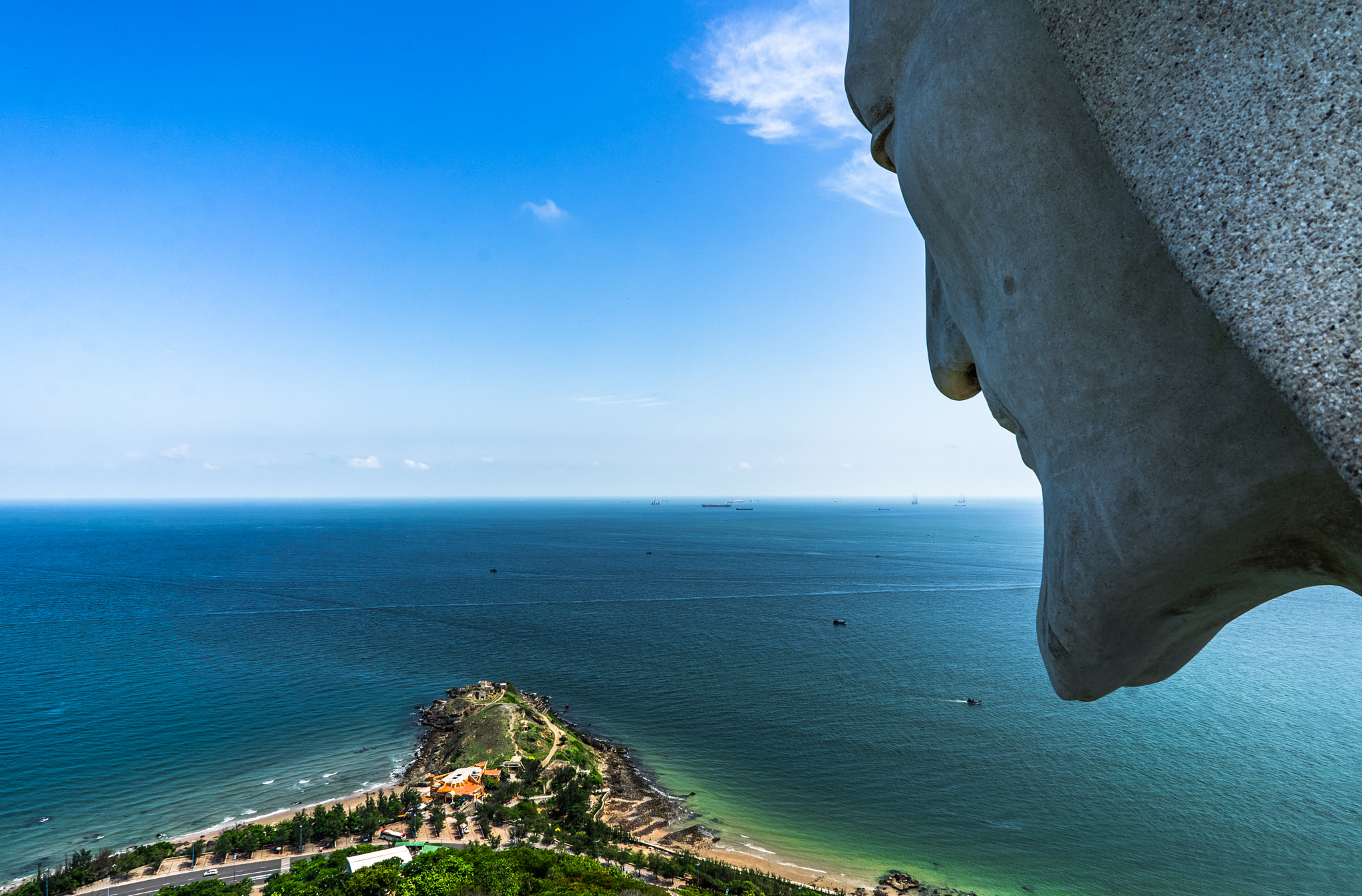 Sony FE 28mm F2 sample photo. Kito in vung tau beach, viet nam photography