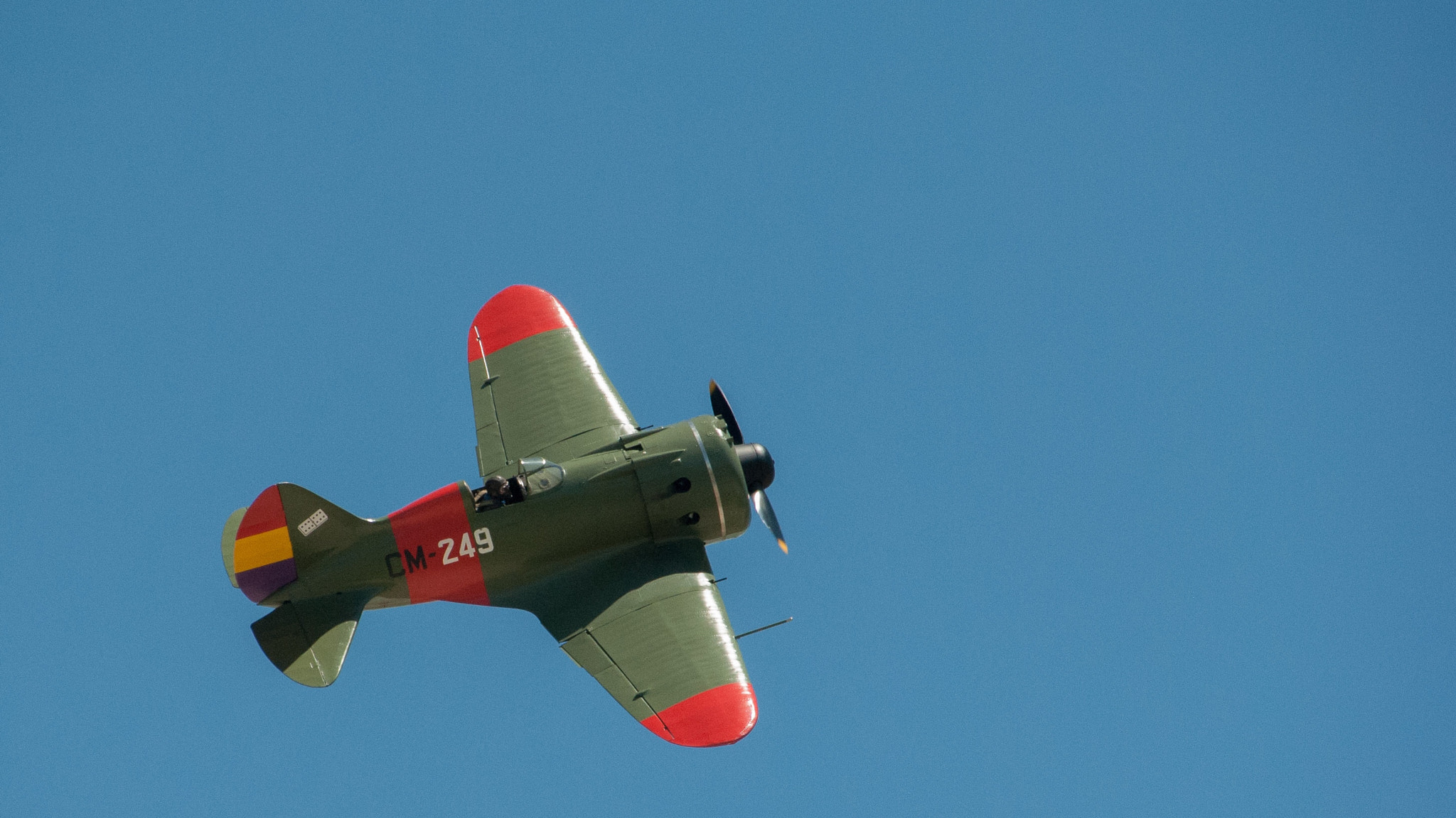 Sigma 28-300mm F3.5-6.3 DG Macro sample photo. Polikarpov/ mosca photography