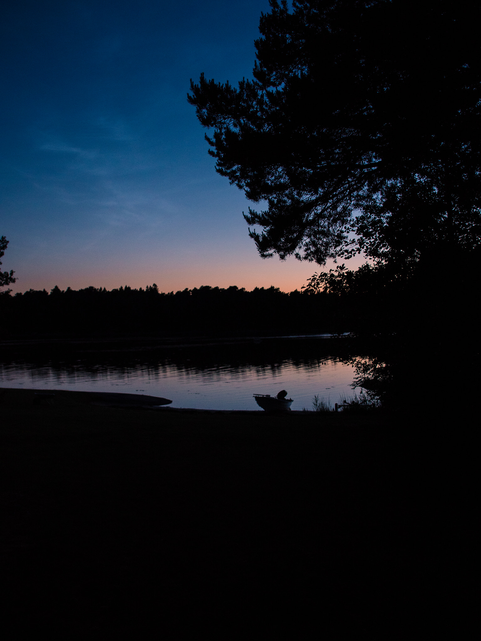 Panasonic Lumix DMC-GH4 sample photo. Silhouette photography
