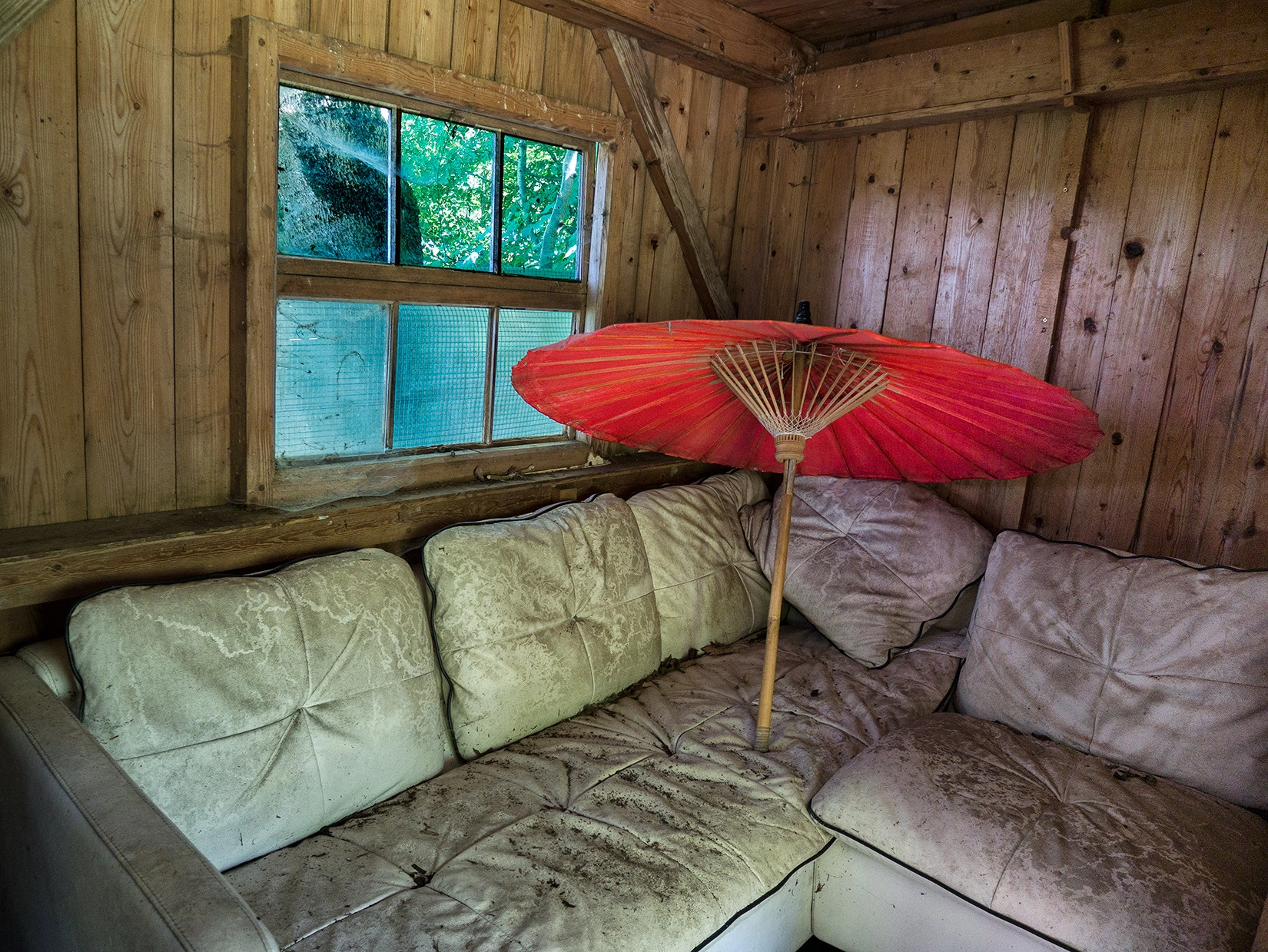 Panasonic Lumix DMC-GX7 sample photo. Parapluie rouge photography