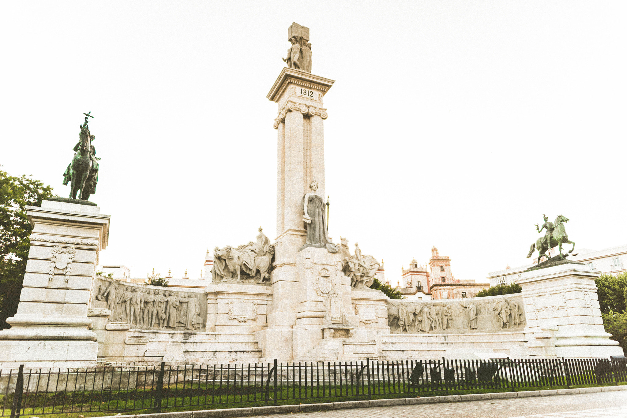 Sigma 24-70mm F2.8 EX DG Macro sample photo. Teatro romano de cádiz photography