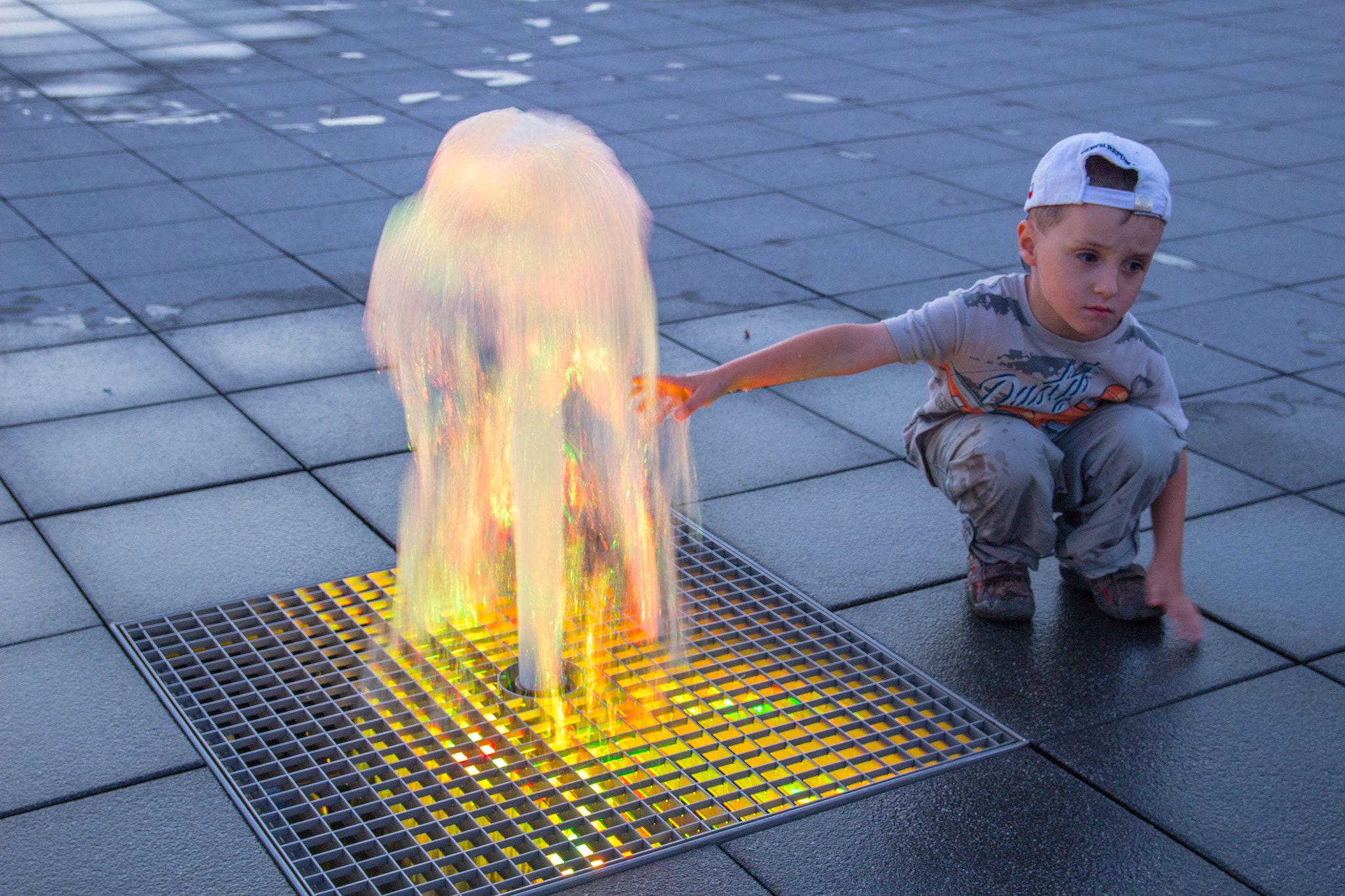 Canon EF-S 17-55mm F2.8 IS USM sample photo. Illuminated water and son photography