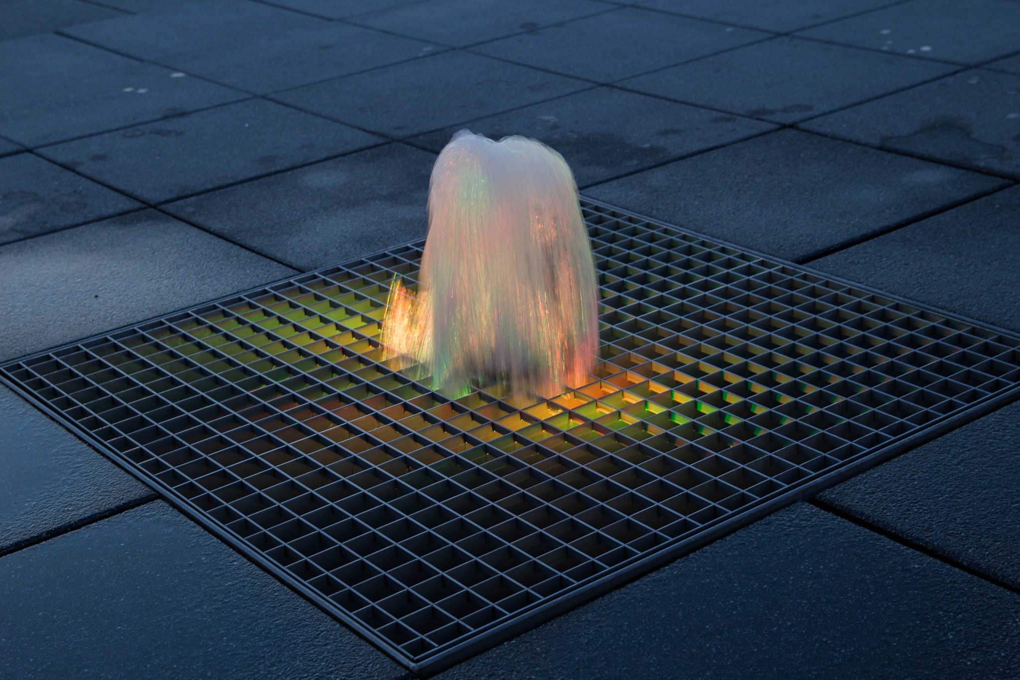 Canon EF-S 17-55mm F2.8 IS USM sample photo. Illuminated water photography