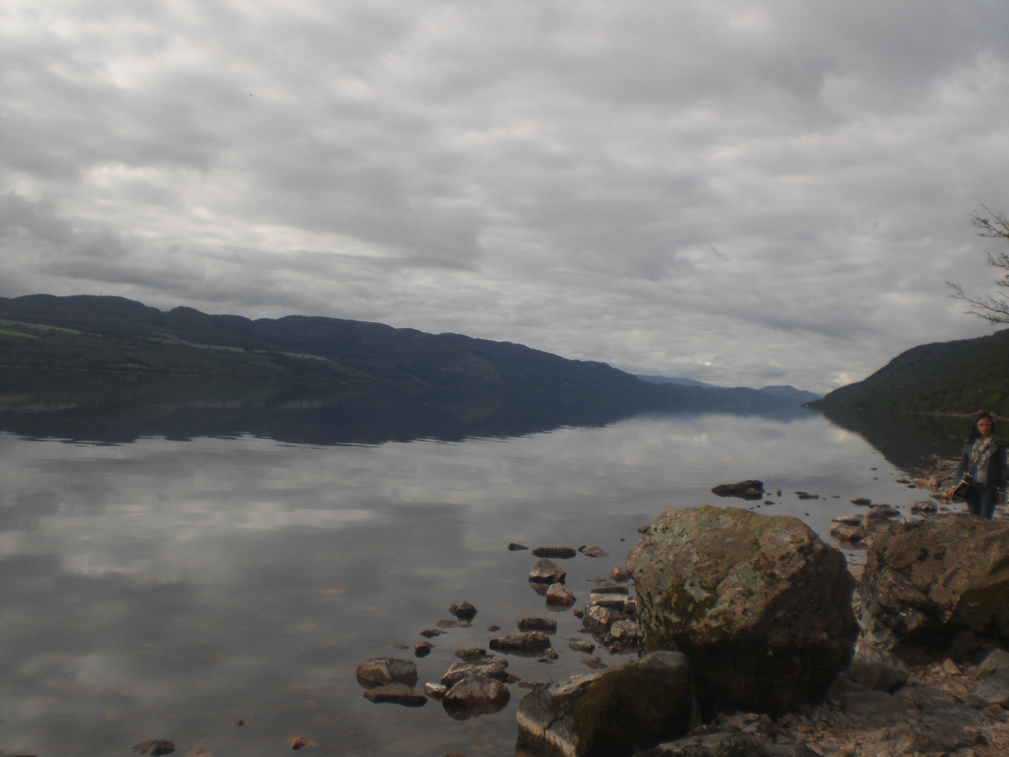 CASIO EX-Z77 sample photo. Clouds in a mirror. photography