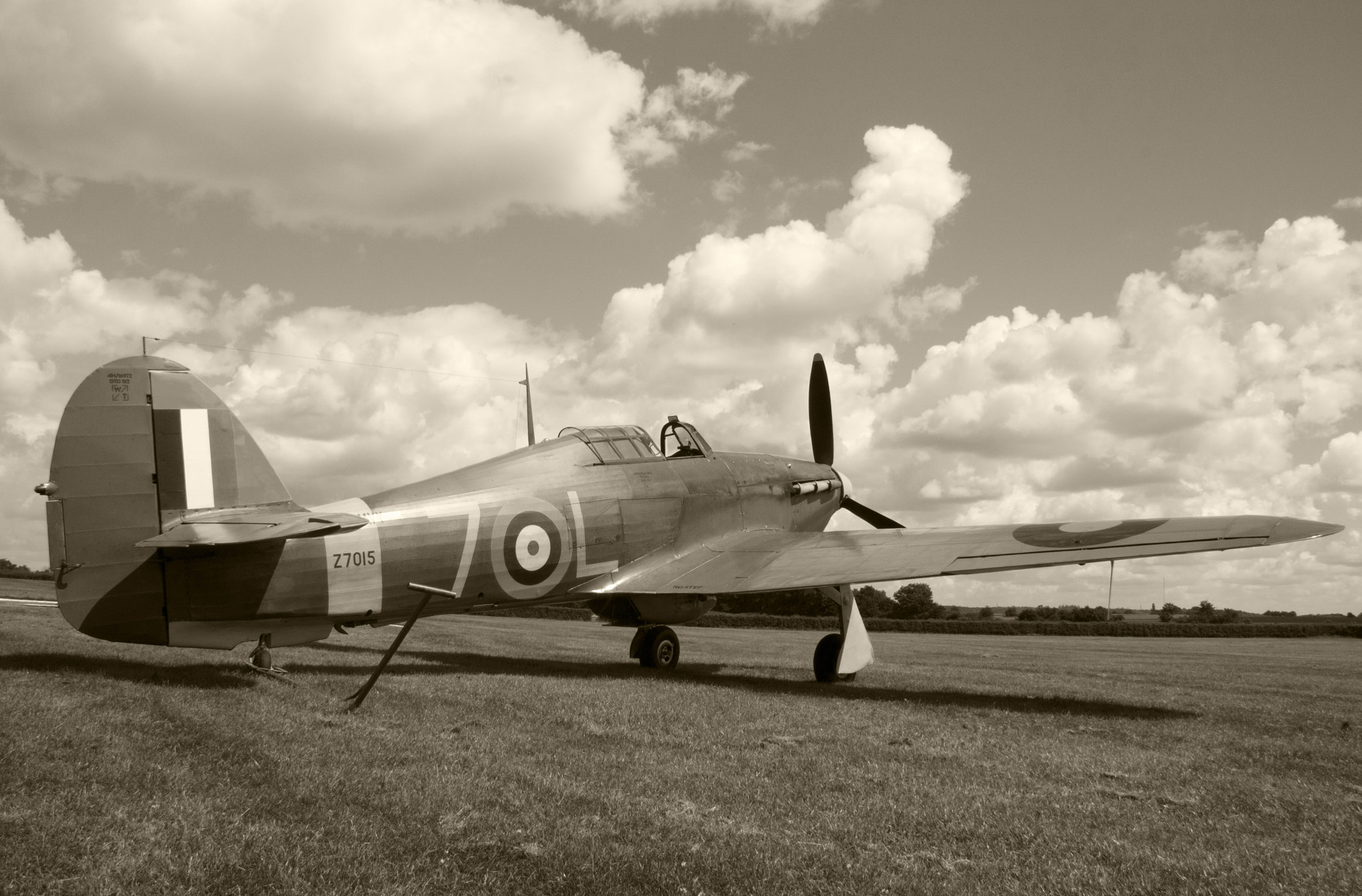 Canon EF-S 17-85mm F4-5.6 IS USM sample photo. Sea hurricane b w photography