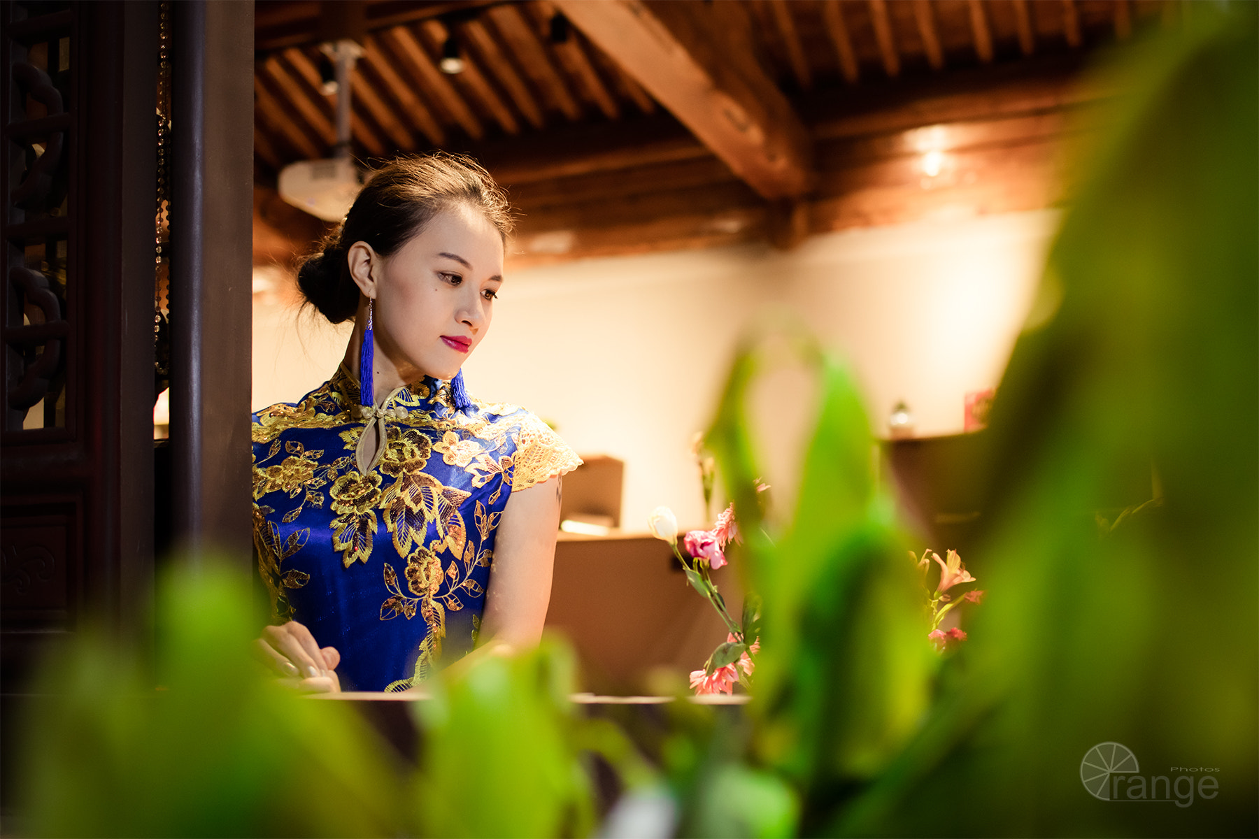 Canon EOS 5DS + Canon EF 35mm F1.4L USM sample photo. Cheongsam beauty photography