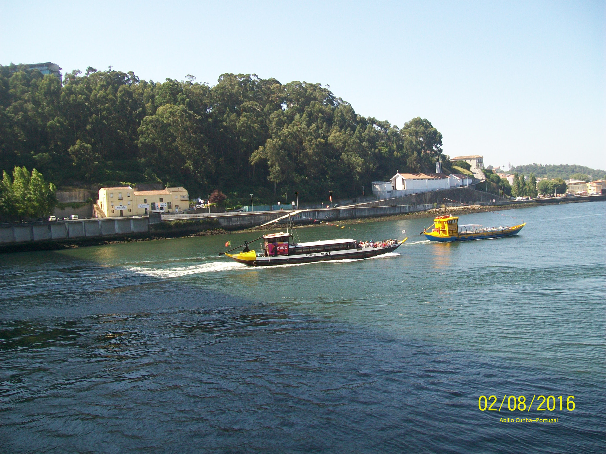 Kodak EasyShare C913 sample photo. Rio douro com seus barcos de turismo porto portugal photography