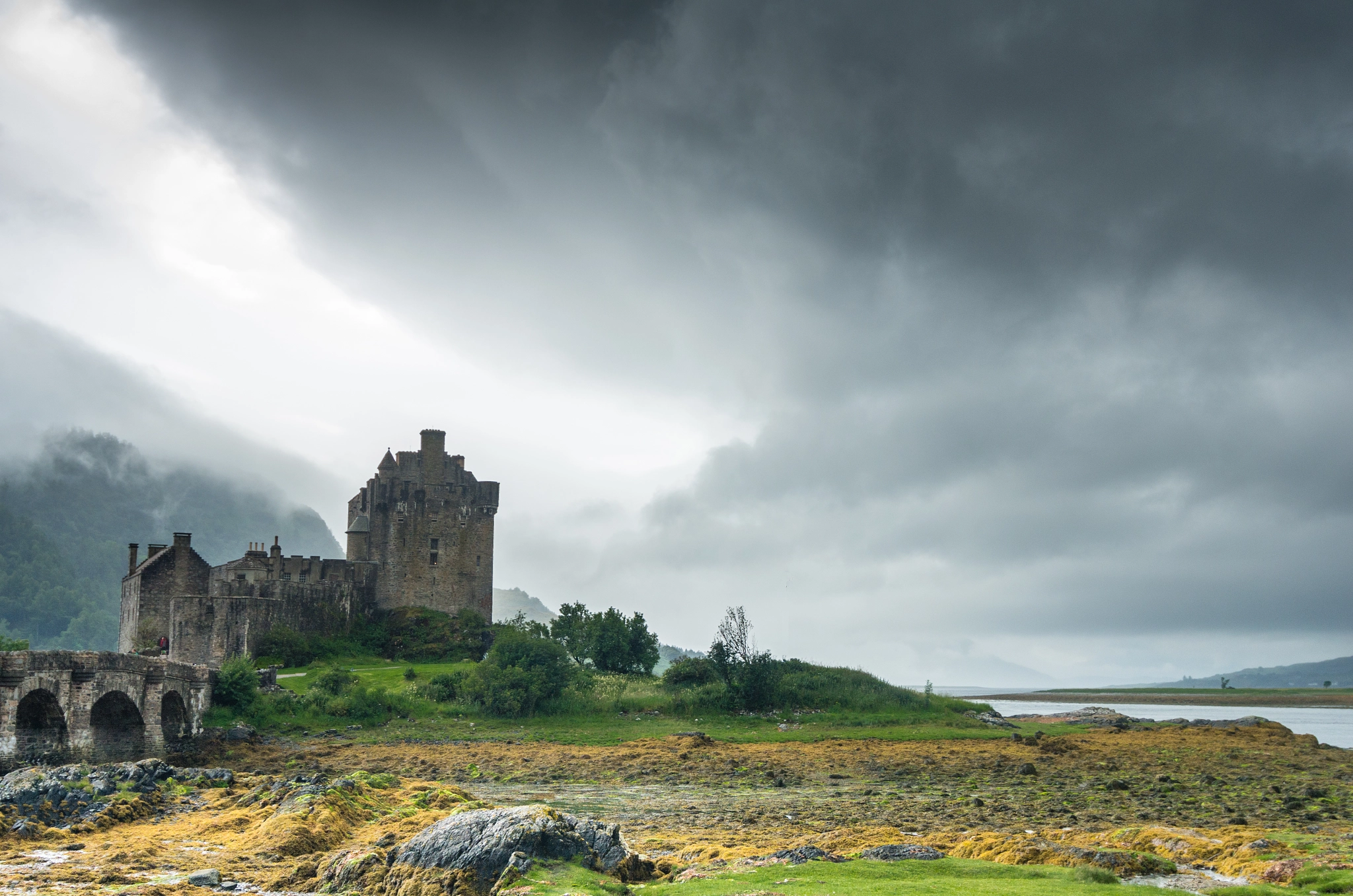 Pentax smc DA 12-24mm F4.0 ED AL (IF) sample photo. Scottish castle photography