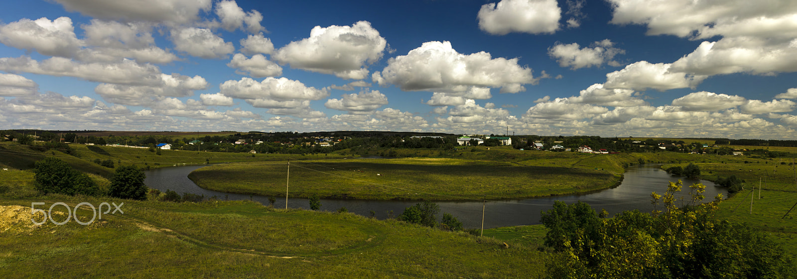 Sony Alpha DSLR-A580 sample photo. A view of the village and the river photography