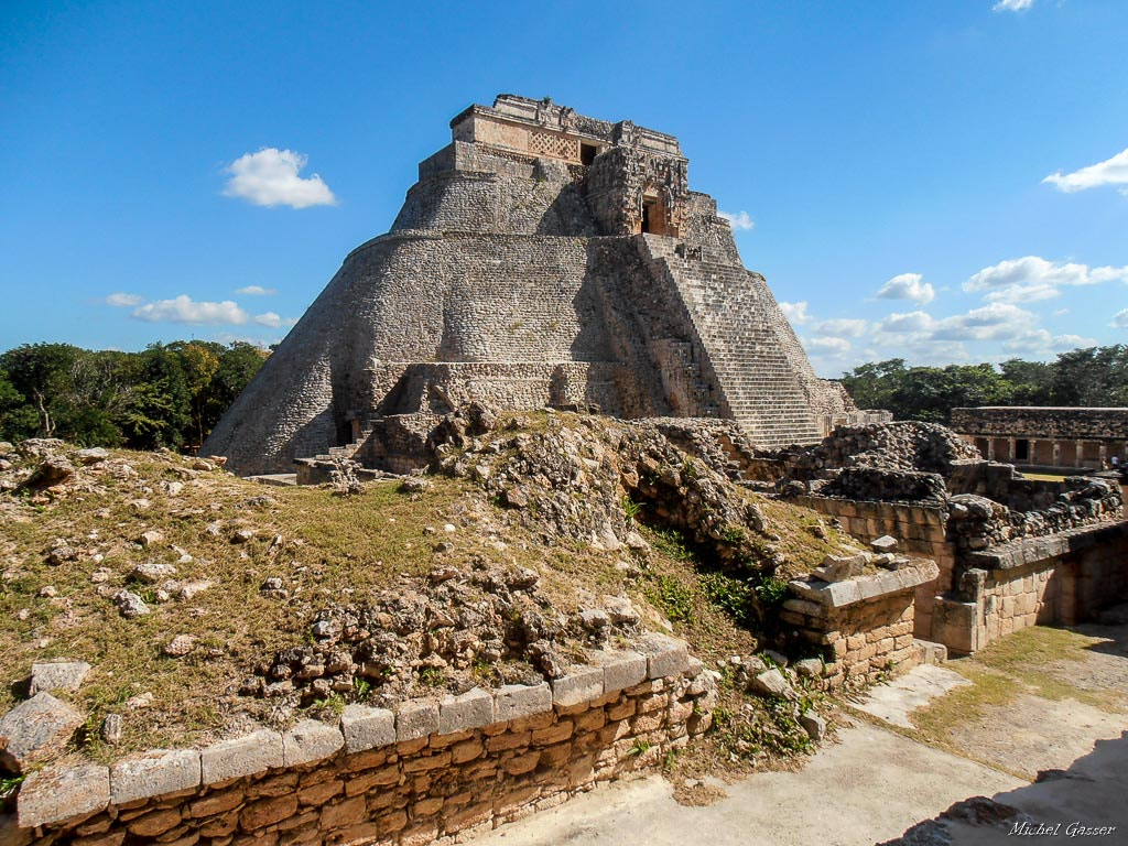 Olympus VR310,D720 sample photo. Uxmal photography