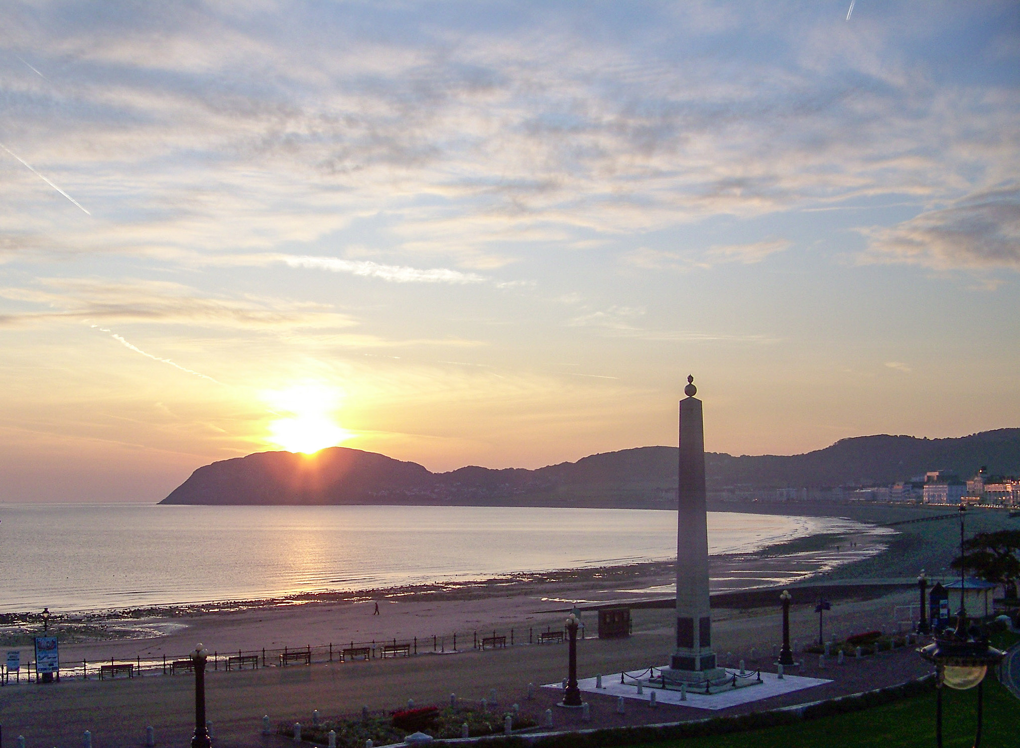 Kodak Z712 IS ZOOM DIGITAL CAMERA sample photo. Llandudno sunrise photography