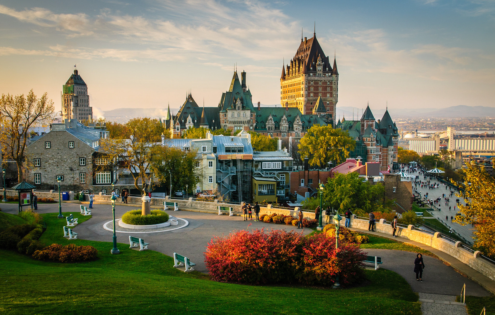 Sigma 17-70mm F2.8-4 DC Macro OS HSM | C sample photo. Château frontenac, quebec photography