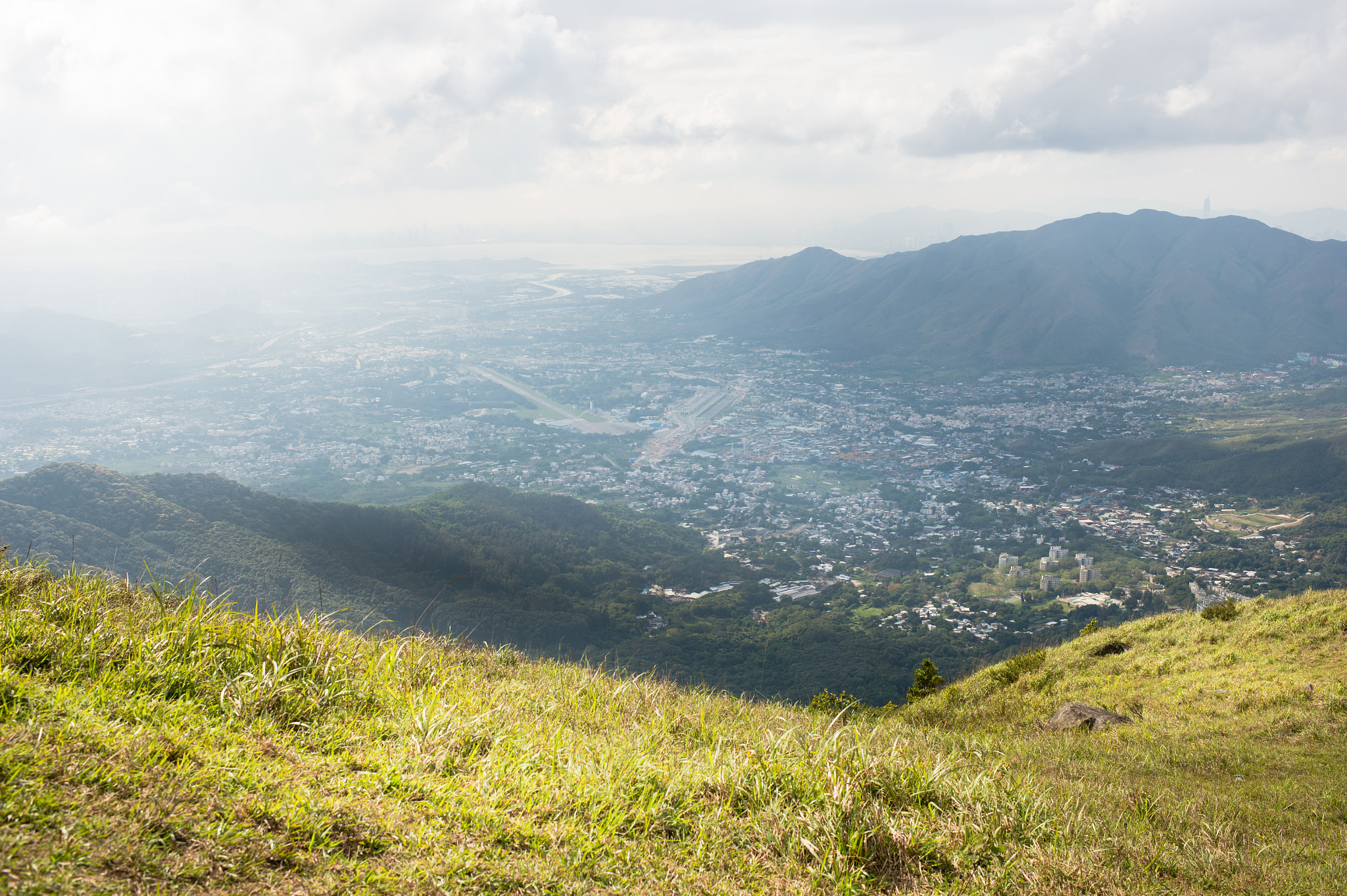 Nikon D4 + Nikon AF-S Nikkor 35mm F1.4G sample photo. Tai mo mountain photography